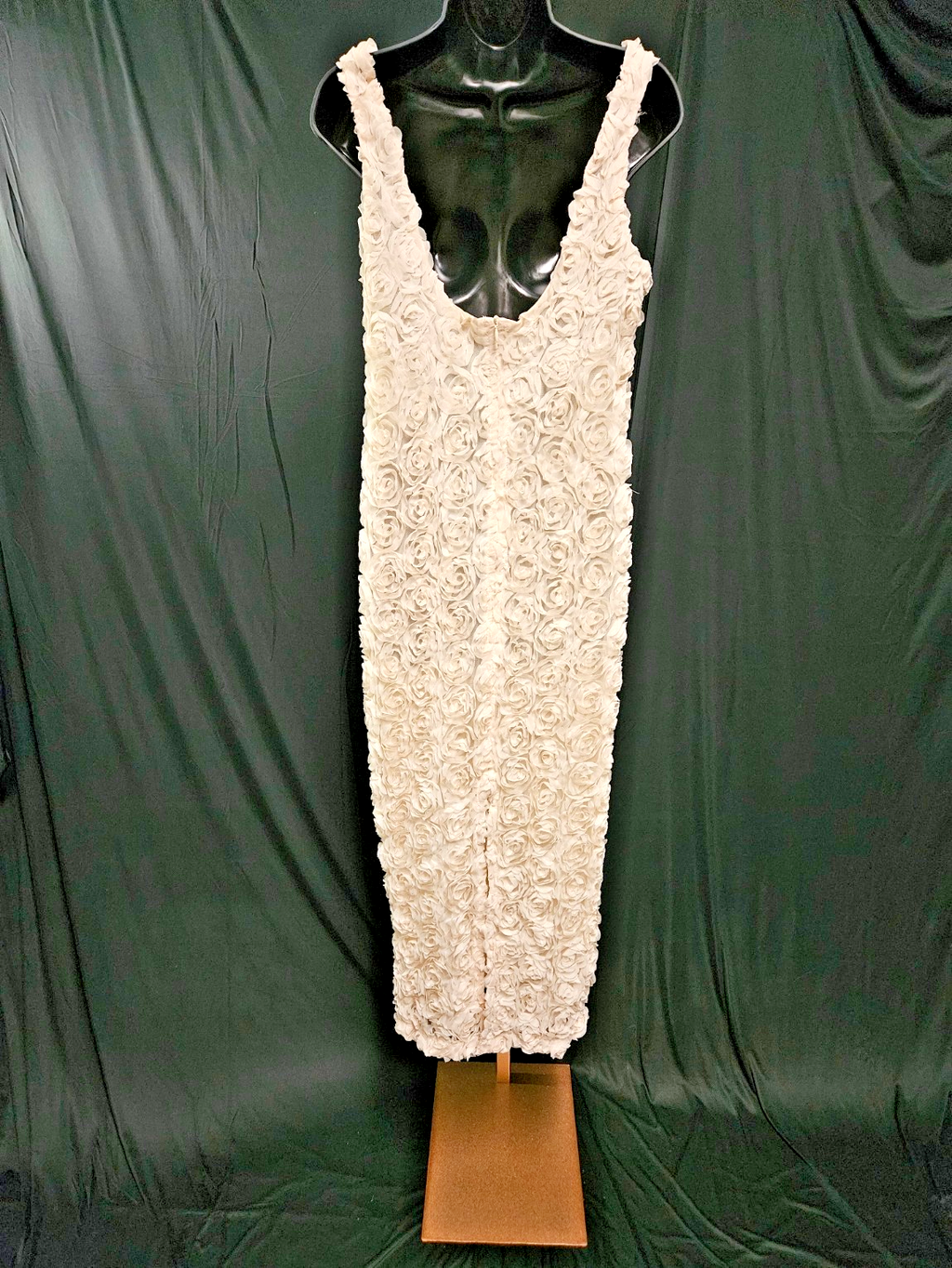 SHEIN LONG BEIGE ROSE FLORAL JACQUARD SLIM FIT GOWN SIZE LARGE SCOOP NECKLINE
