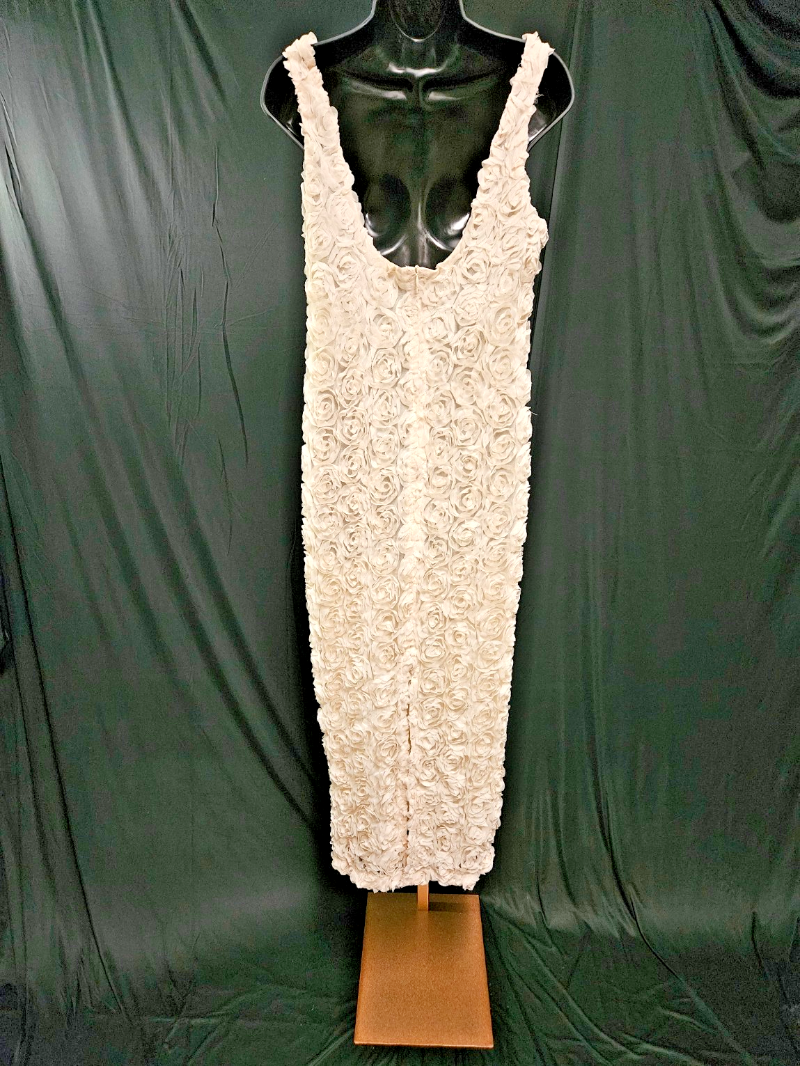 SHEIN LONG BEIGE ROSE FLORAL JACQUARD SLIM FIT GOWN SIZE LARGE SCOOP NECKLINE