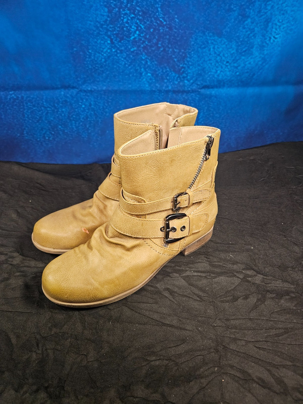 WOMEN'S SIZE 6/6.5 BOOTIE BUNDLE LEATHER ROCKET DOG-BLACK, SHOEDAZZLE-TAN