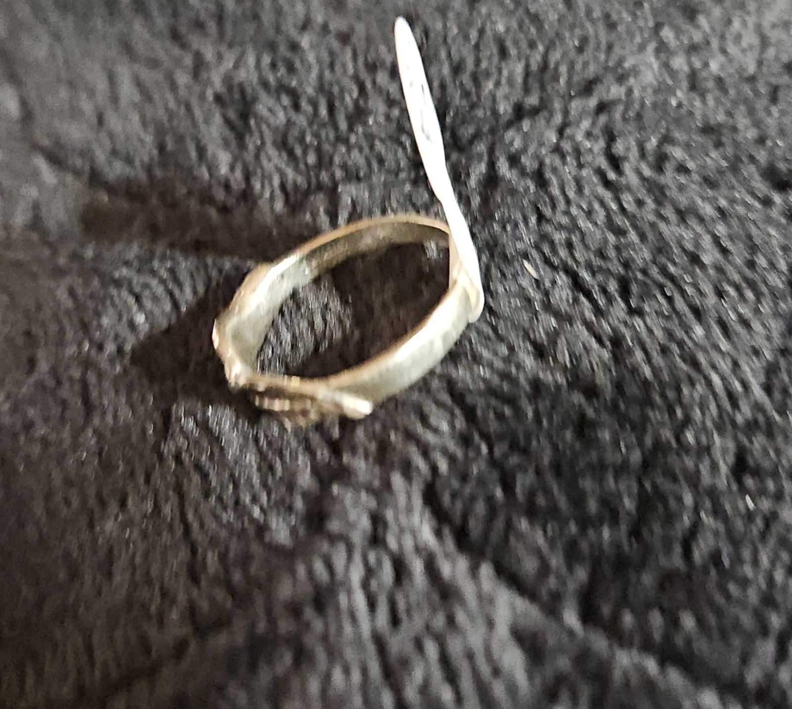 VINTAGE NATIVE AMERICAN NAVAJO MADE STERLING SILVER FEATHER RING SIZE 6.5