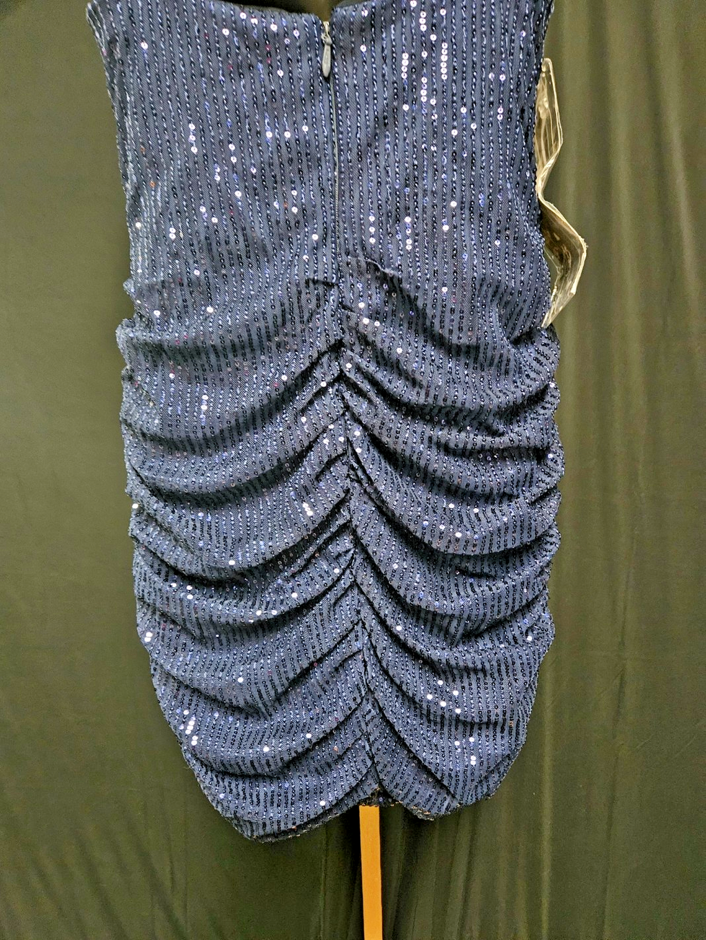 NAVY SEQUINE SIZE 8/10 M ON/OFF SHOULDER SHORT FORMAL/COCKTAIL/PROM DRESS