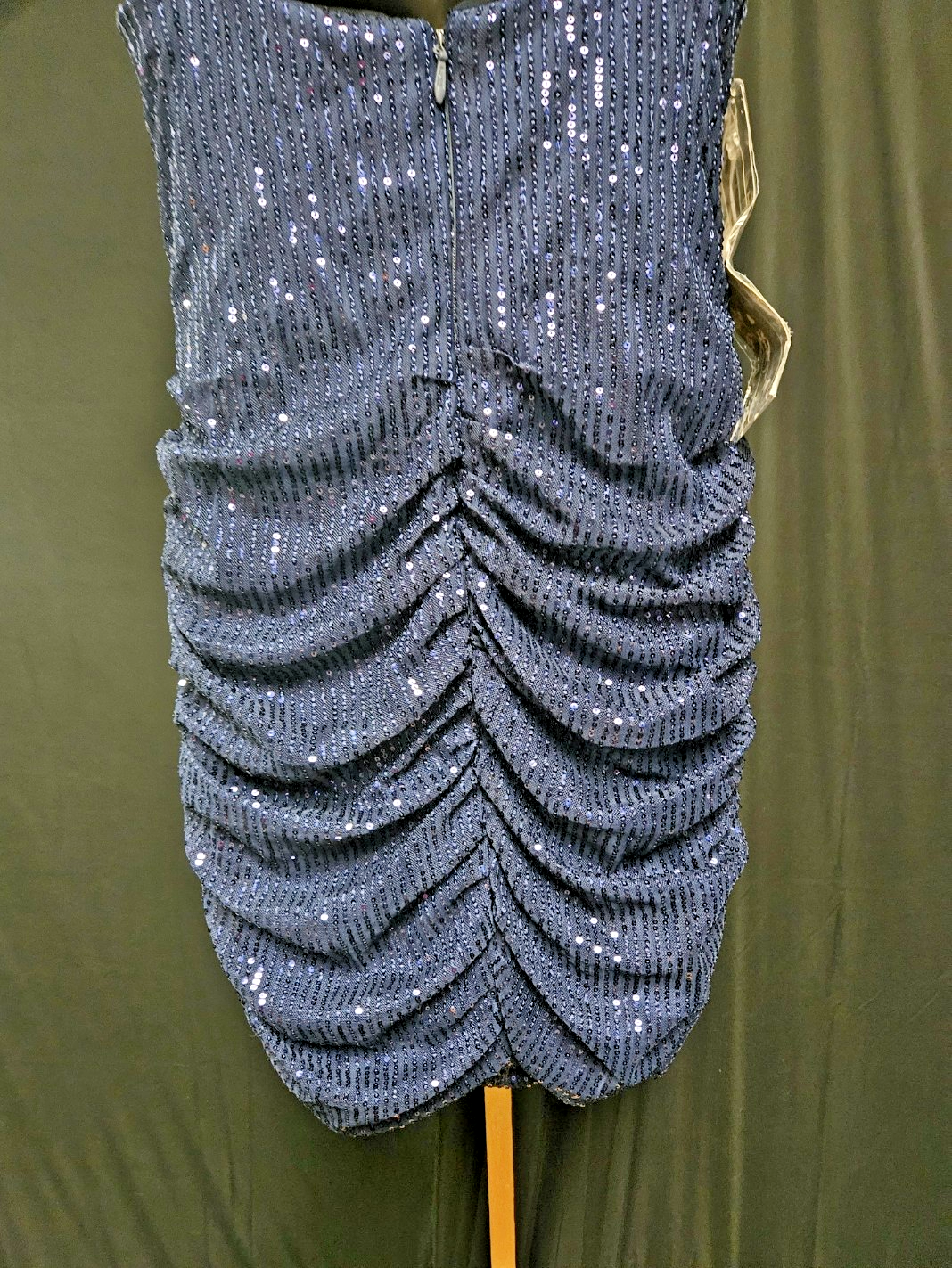 NAVY SEQUINE SIZE 8/10 M ON/OFF SHOULDER SHORT FORMAL/COCKTAIL/PROM DRESS
