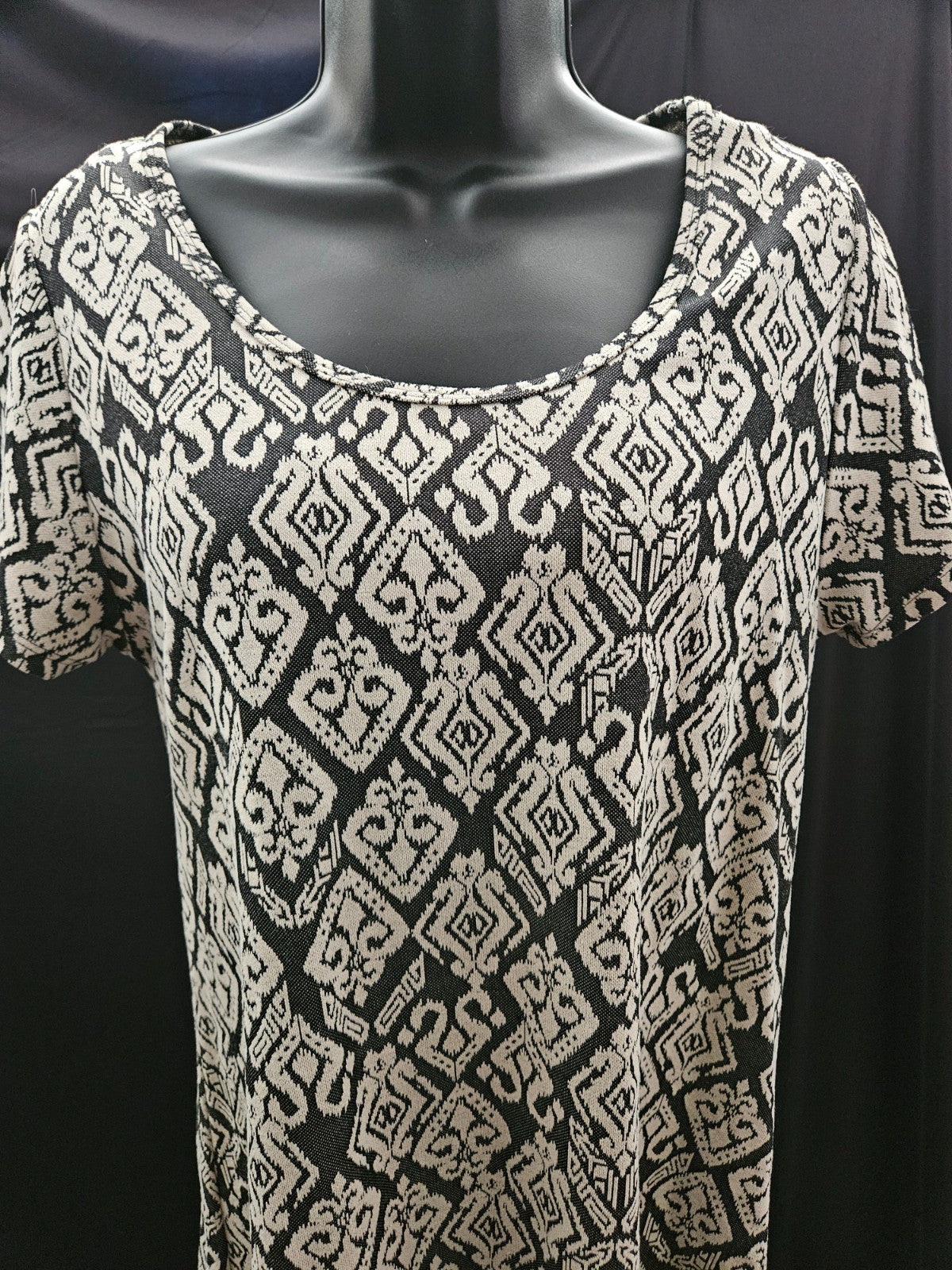 LULAROE WOMEN'S SIZE M MULTI PATTERN TUNIC TOP PRE-OWNED