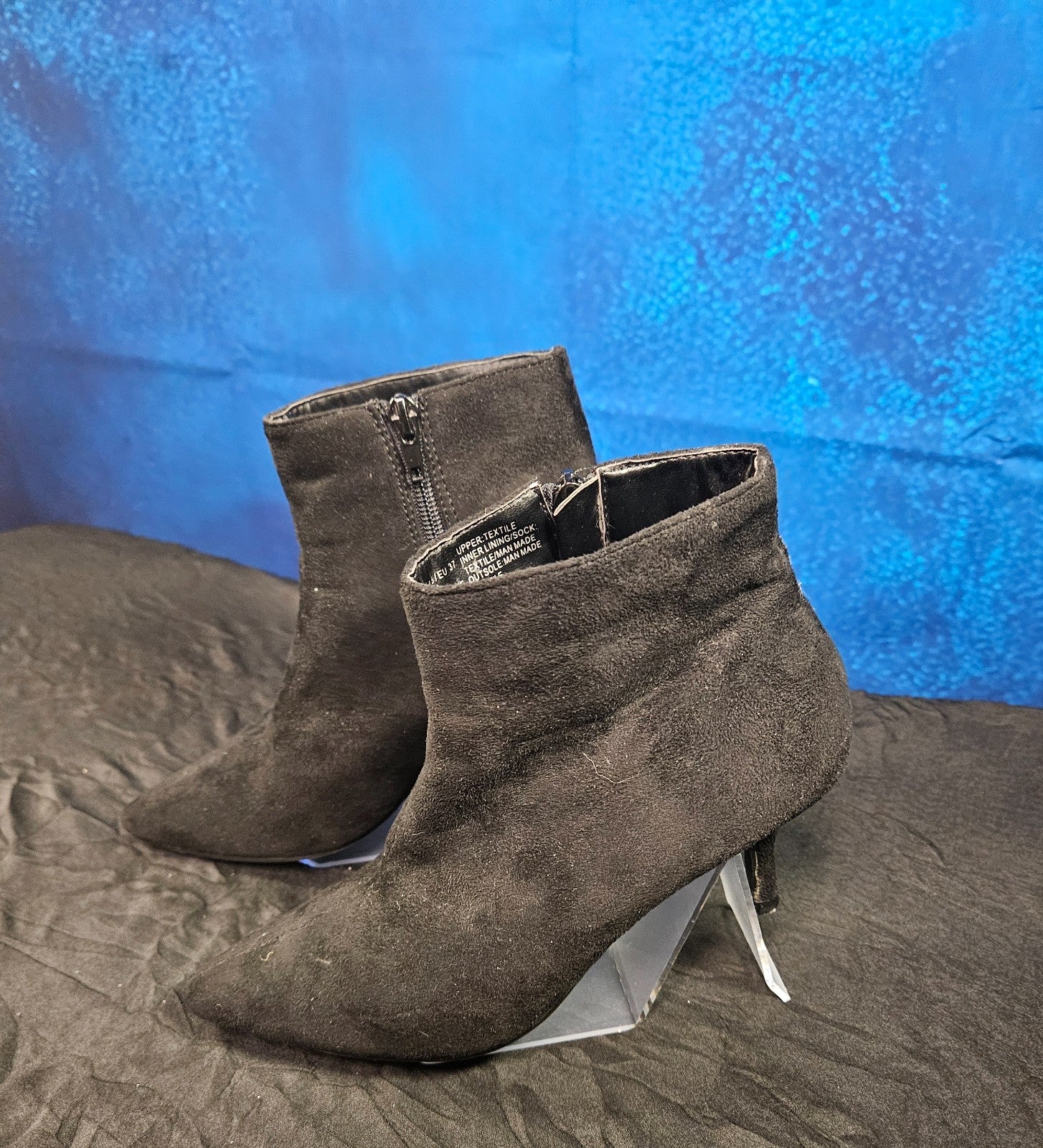 WOMEN'S SIZE 6.5 JUST FAB BLACK SUEDE HEELED BOOTIES