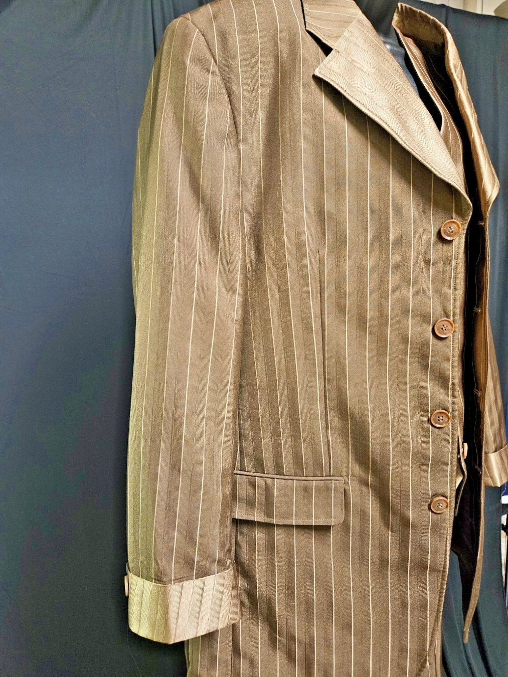 MEN'S FORTINO LANDI 3 PIECE PINSTRIPPED SUIT BEIGE/DK BROWN XL 42/32 USED