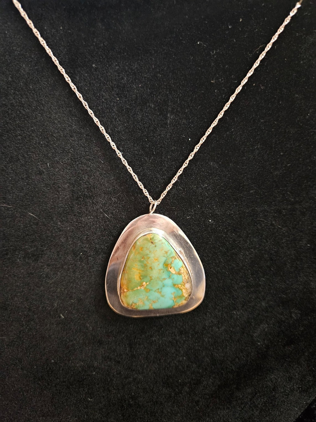 NATIVE AMERICAN HAND MADE STERLING TURQUOISE PENDANT & CHAIN ARTIST INITIAL