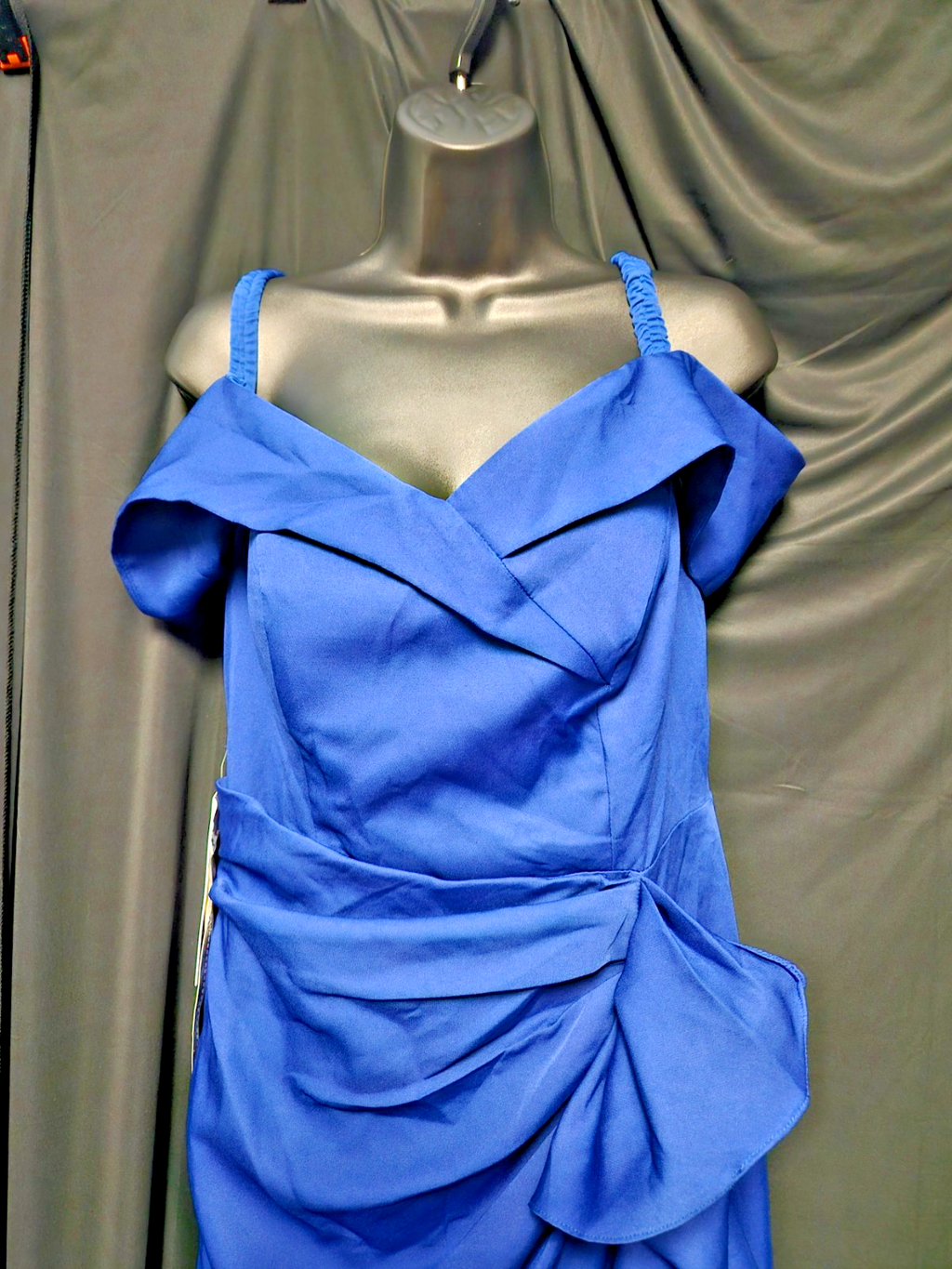 BEAUTIFUL BLUE MATTE SATIN OFF THE SHOULDER EVENING GOWN PROM/FORMAL SIZE 10/12
