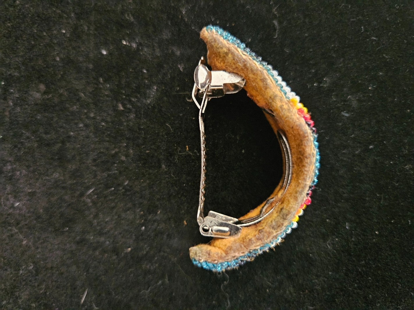 NATIVE AMERICAN NAVAJO LOOM BEADED ON LEATHER PONYTAIL BARRETTE GREEN
