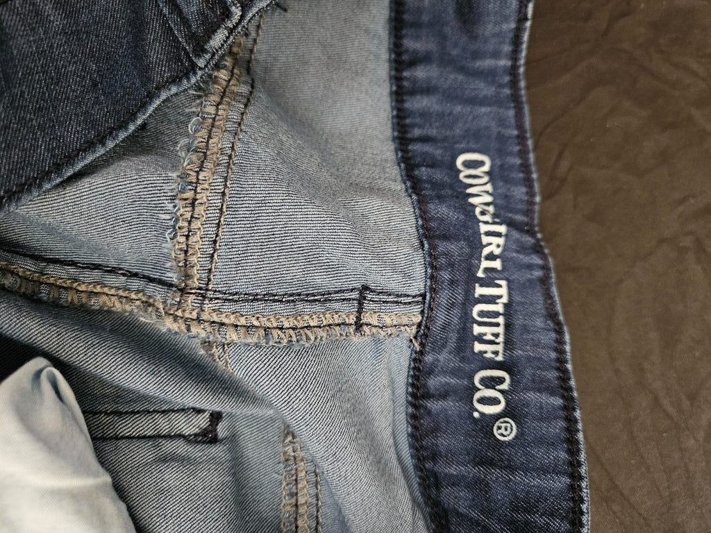 Womens size 28x31 Cowgirl Tuff Stretch (Cooling) Denim bootcut Jeans