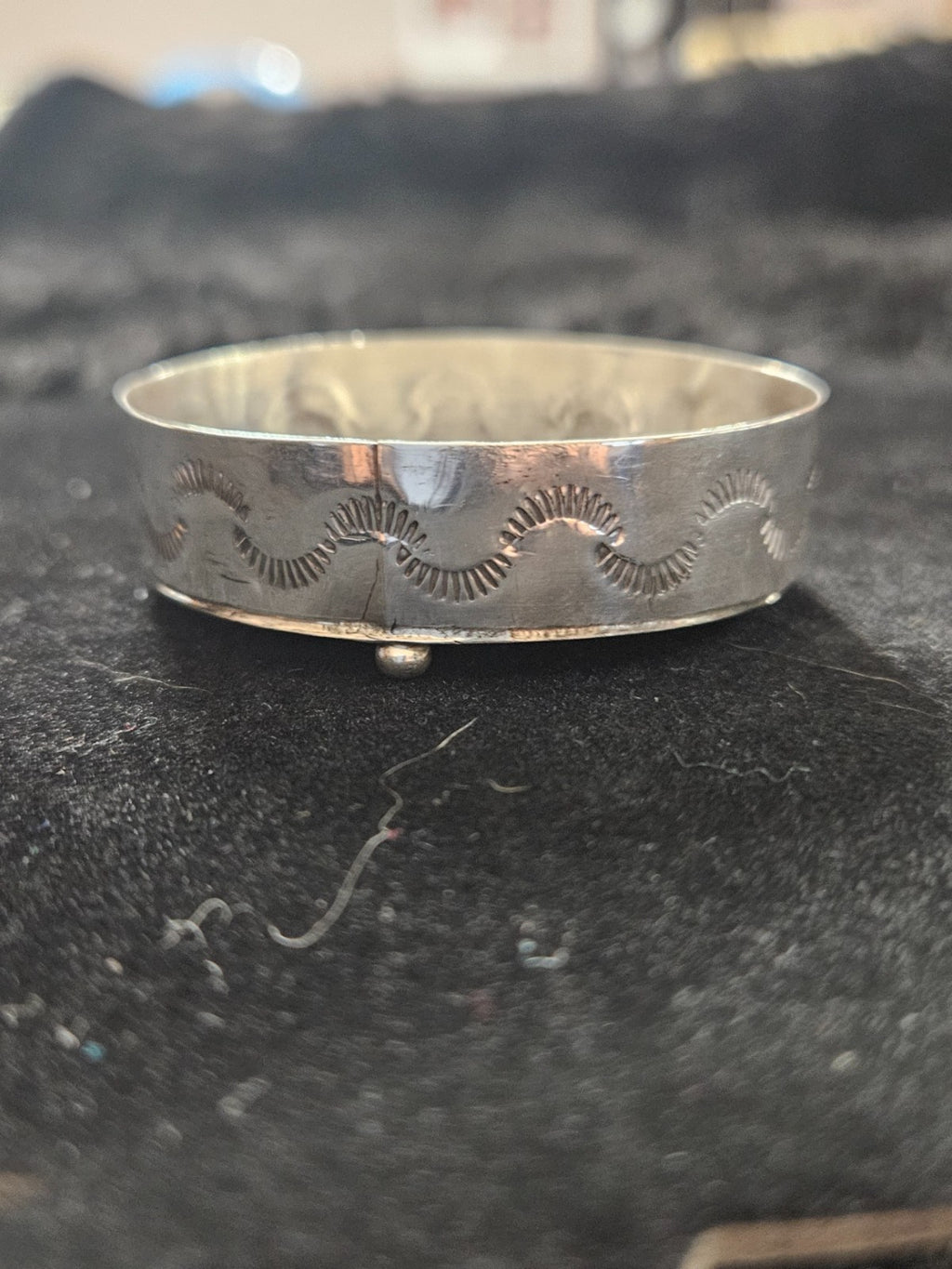 NATIVE AMERICAN NAVAJO MADE STERLING SILVER PILL BOX