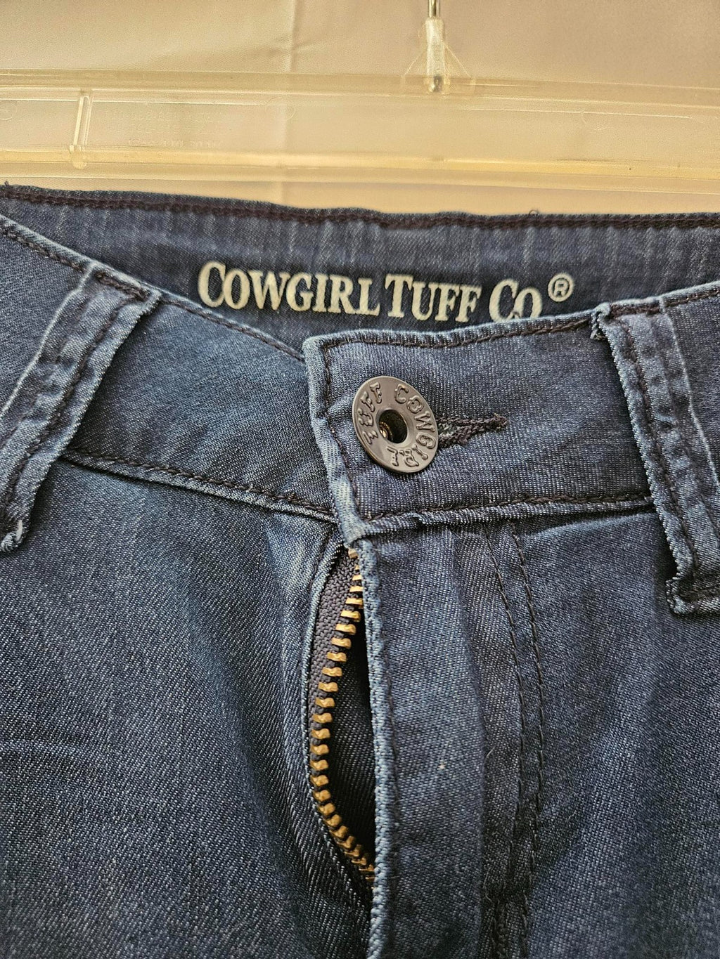 Womens size 28x31 Cowgirl Tuff Stretch (Cooling) Denim bootcut Jeans