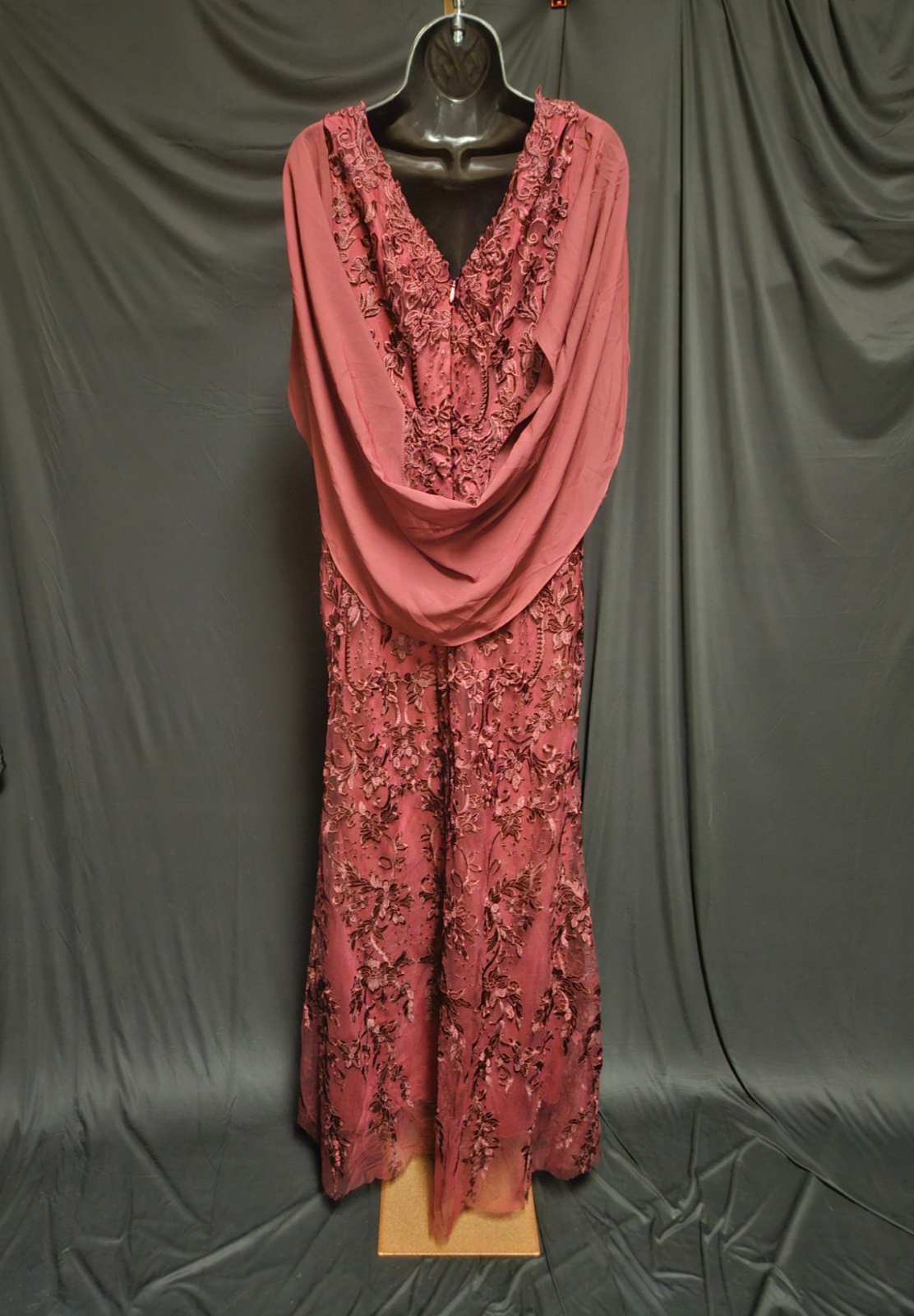 EXQUISITE SIZE 14 WINE LACE ZIPPER BACK COWL BACK FORMAL GOWN NWT PROM/WEDDING