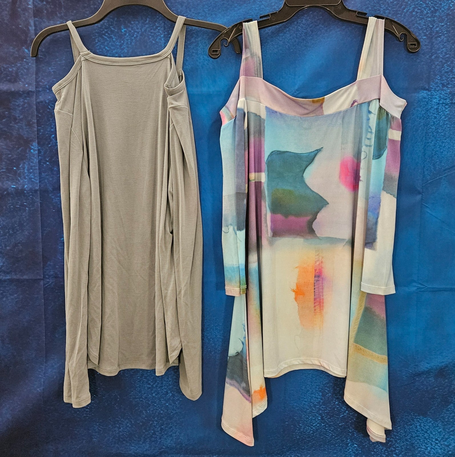 SET OF 2 WOMEN'S COLD SHOULDER TUNICS SIZE MEDIUM CHARLIE B & TIME & TRUE BRAND