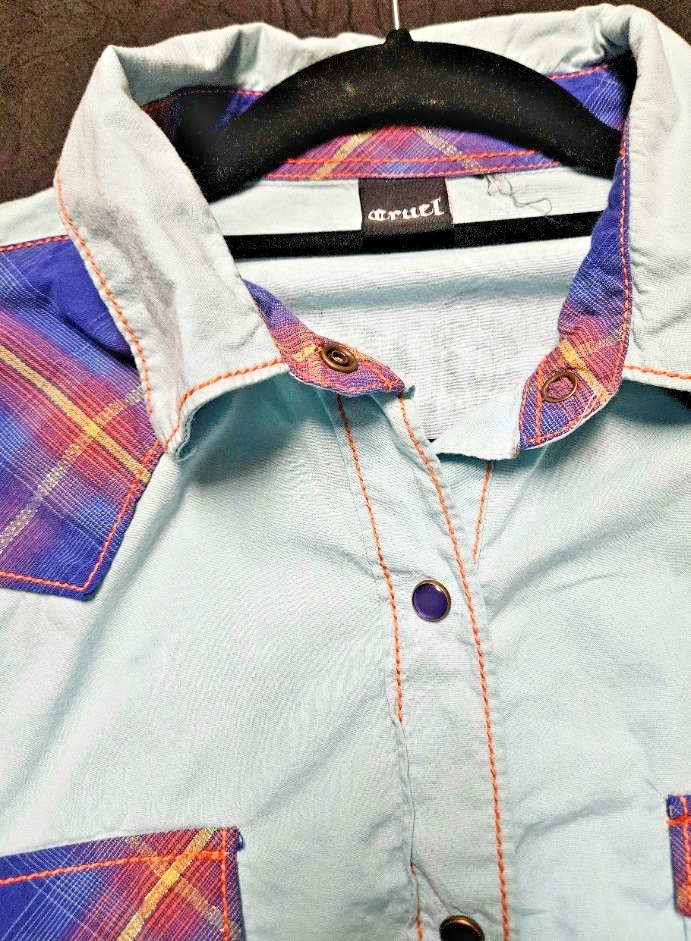 CRUEL GIRL WOMEN'S SNAP UP WESTERN SHIRT SIZE LARGE IN GREAT CONDITION