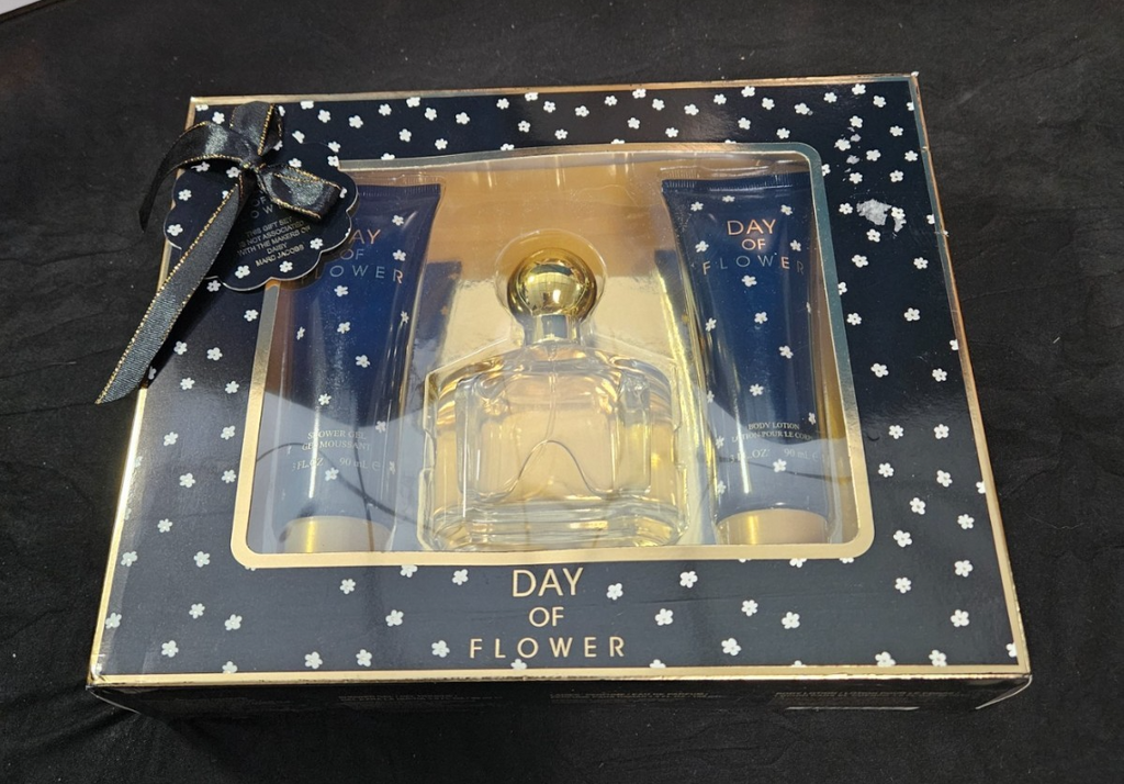 DAY OF FLOWER BODY LOTION, EAU DE PARFUM, SHOWER GEL SET