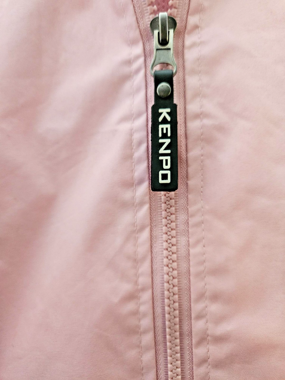 Women's Size Medium KENPRO brand Mount Rushmore Logo Rain/Shine Jacket