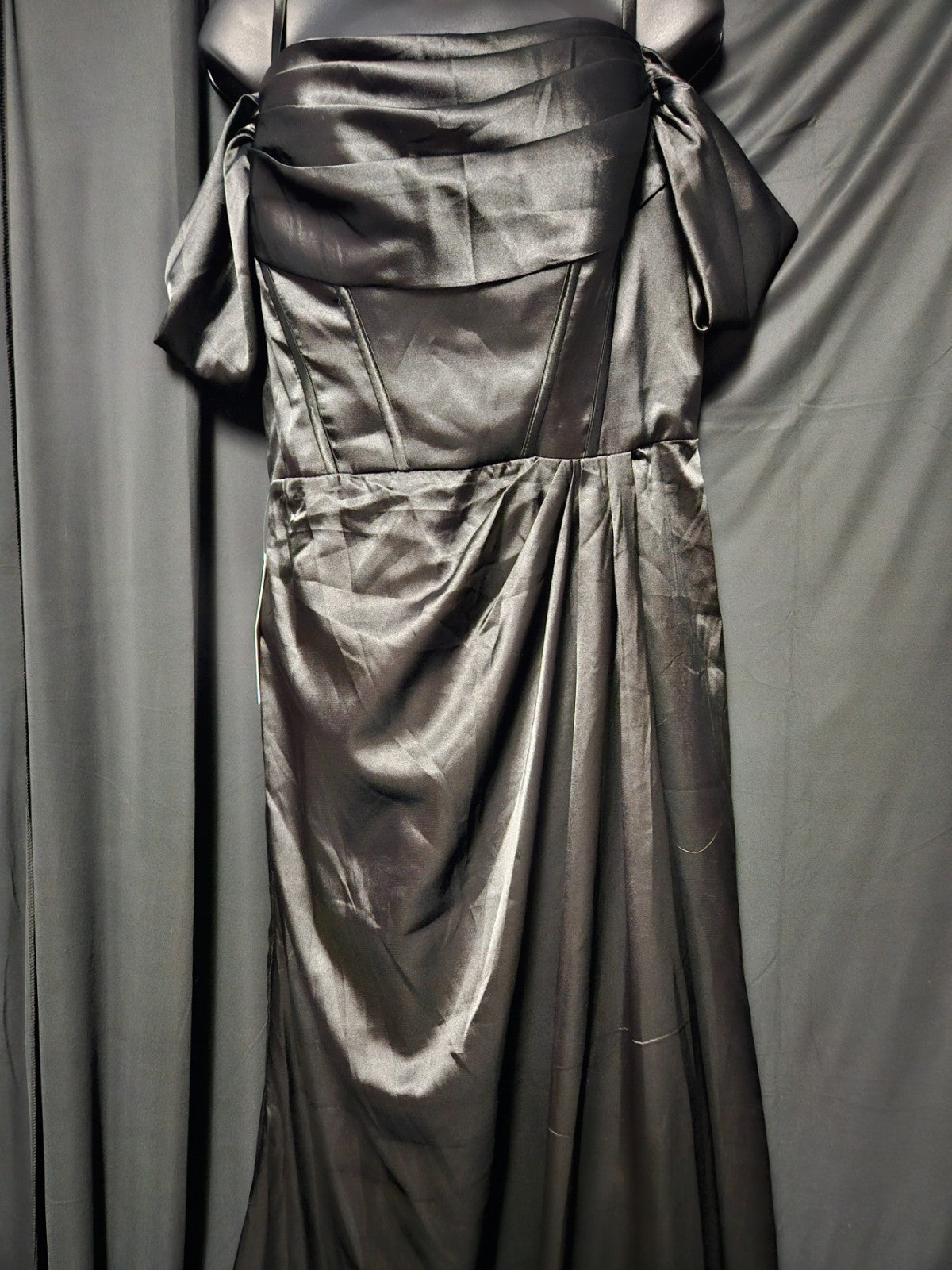GORGEOUS BLACK SATIN OFF THE SHOULDER EVENING GOWN SIZE 10/12 PROM/FORMAL NWT