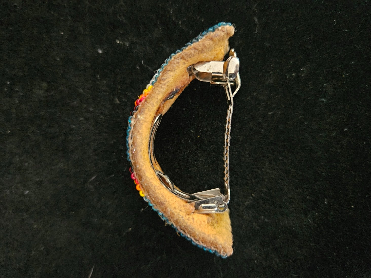 NATIVE AMERICAN NAVAJO LOOM BEADED ON LEATHER PONYTAIL BARRETTE GREEN