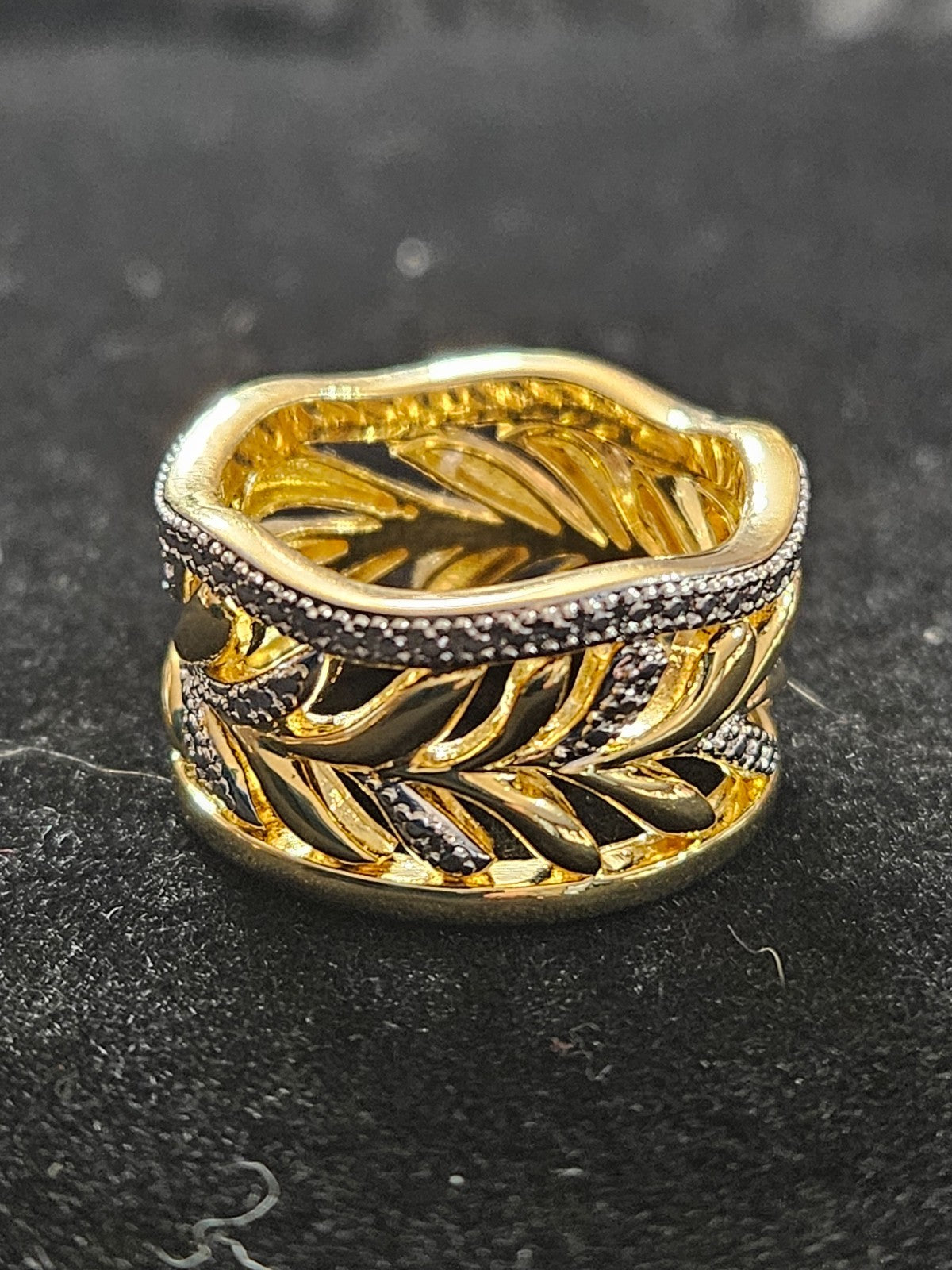 PRIME ART & JEWEL SIZE 6 CUBIC ZIRCONIA BAND