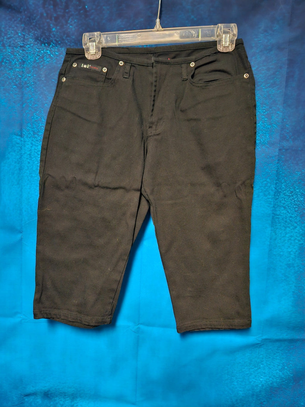 WOMEN'S LEI BLACK SHORT CROPPED JEANS FITS LIKE SIZE 8