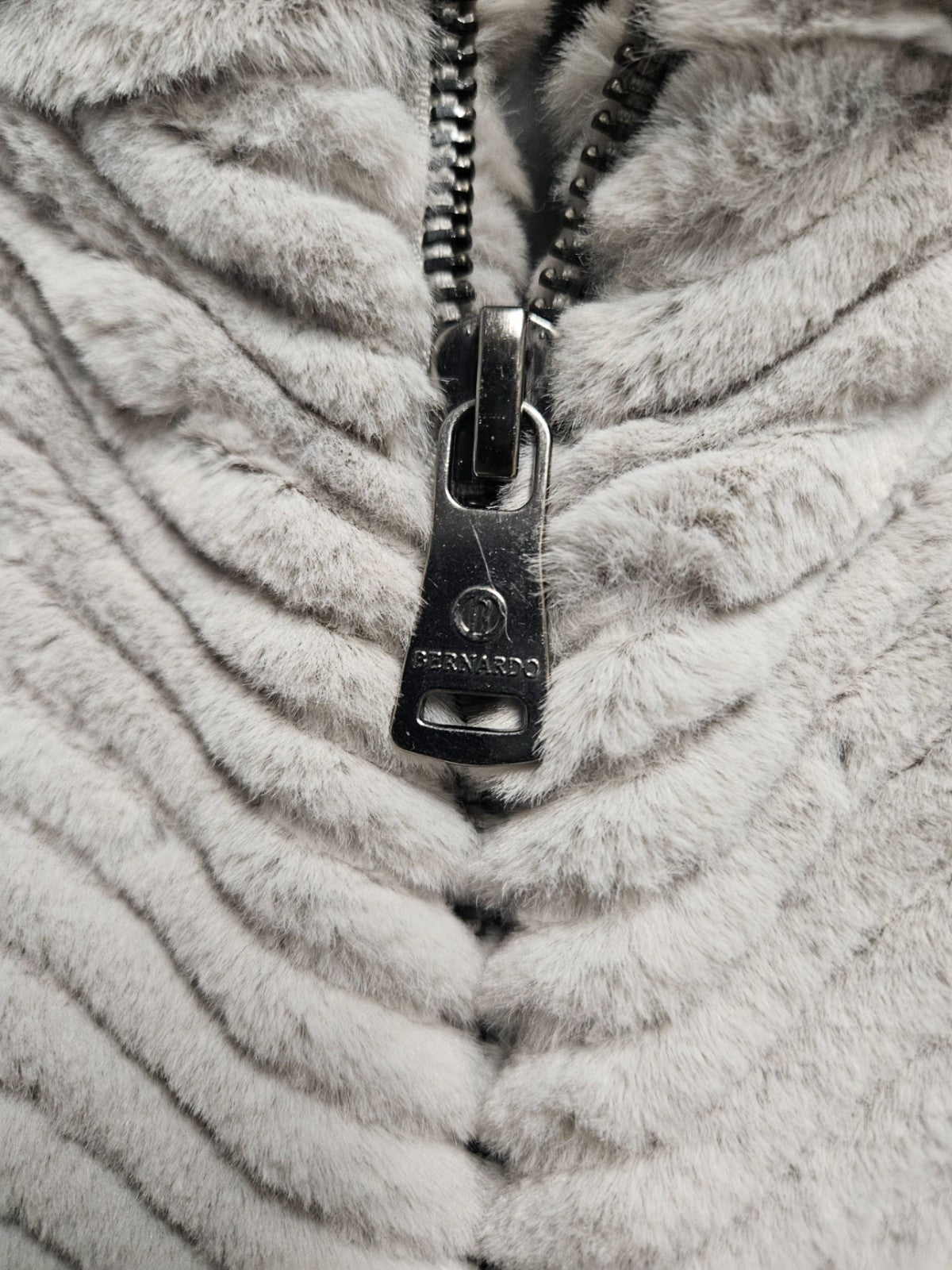 ADORABLE BERNARDO SZ L GRAY FAUX MINK FUR JACKET  WITH SATIN LINING NWT