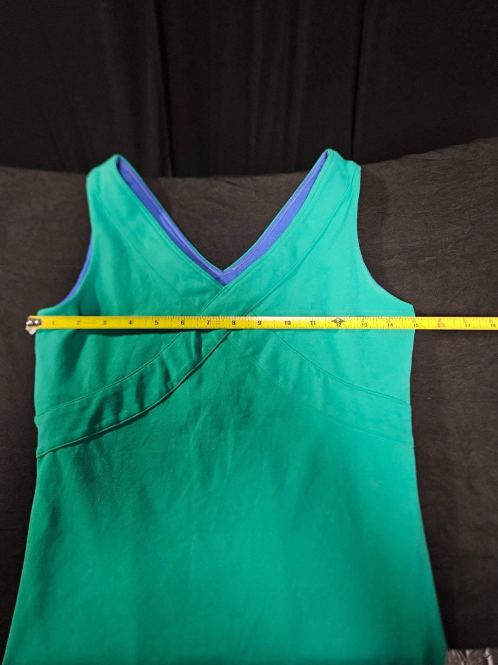 LULULEMON TEAL& BLUE TANK/BRA SLEEVELESS CRISS CROSS TOP SZ 8