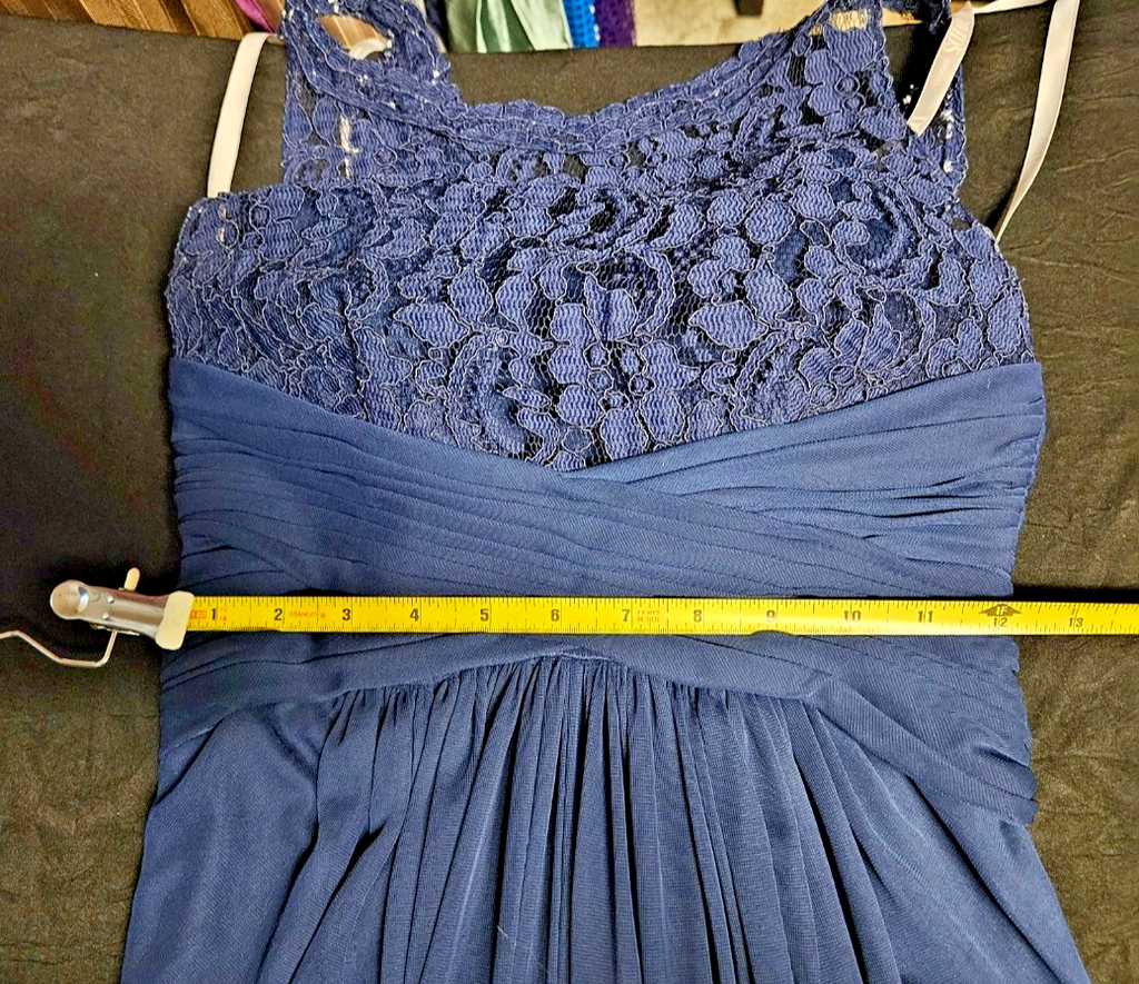 DAVID'S BRIDAL SZ 2 USEDFORMAL GOWN /BRIDESMAIDS/PROM LACE BODICE, RUCHING NAVY