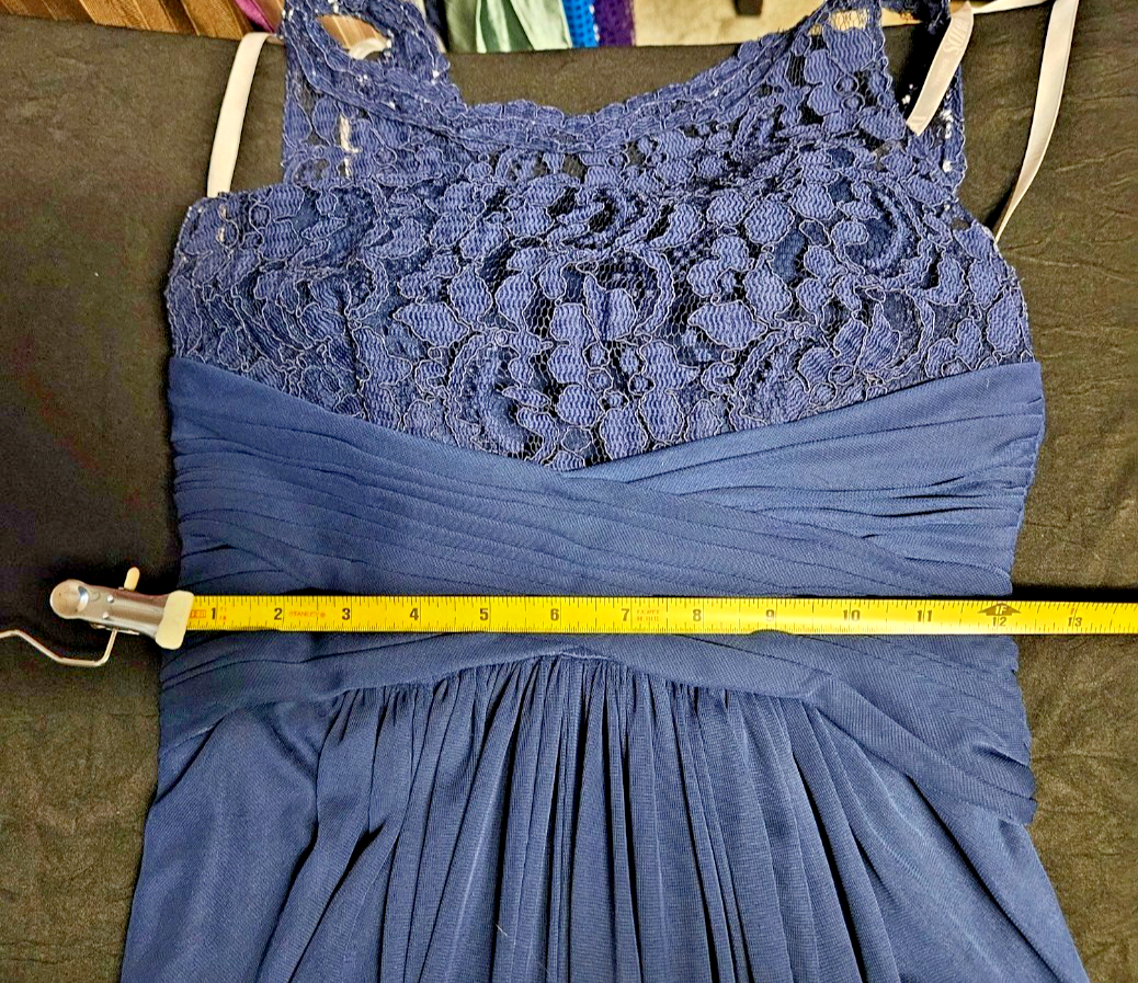 DAVID'S BRIDAL SZ 2 USEDFORMAL GOWN /BRIDESMAIDS/PROM LACE BODICE, RUCHING NAVY