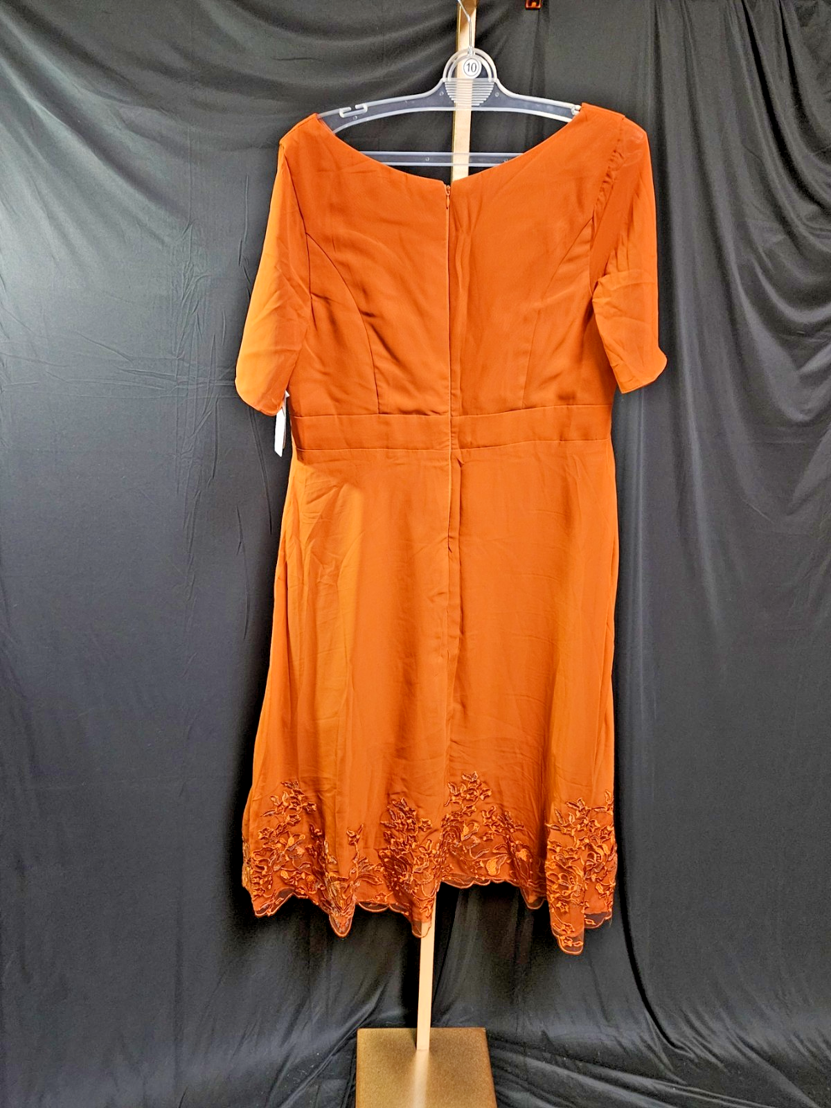 WOMEN'S SIZE 18 CINNAMON CHIFFON BEAD & EMBROIDER MAXI GOWN FORMAL/PROM NWT