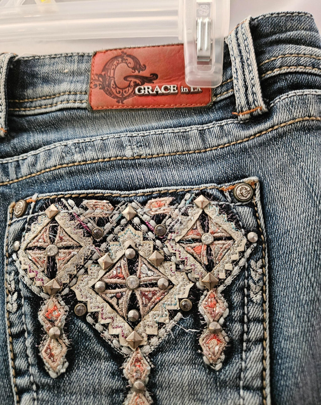 Women's SouthWestern Embellished Grace in LA Capri Jeans Size 28