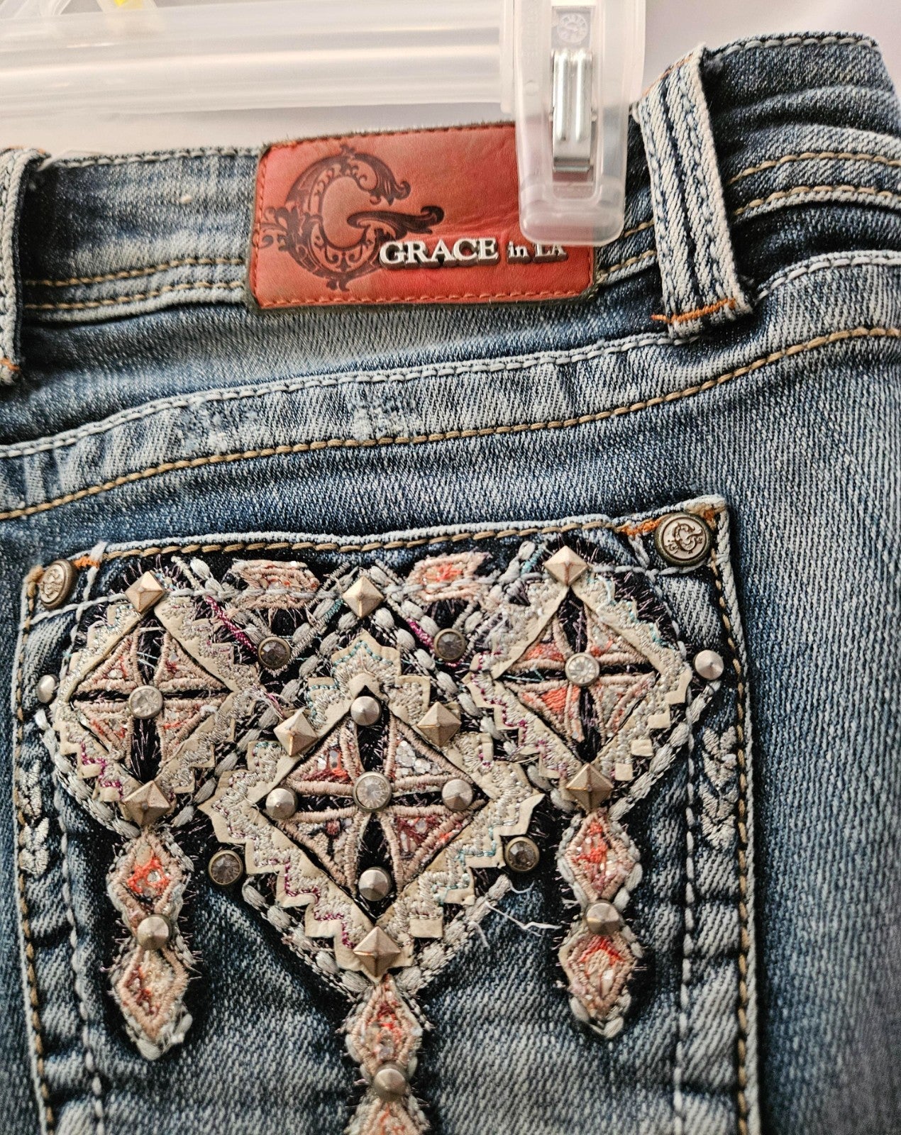 Women's SouthWestern Embellished Grace in LA Capri Jeans Size 28