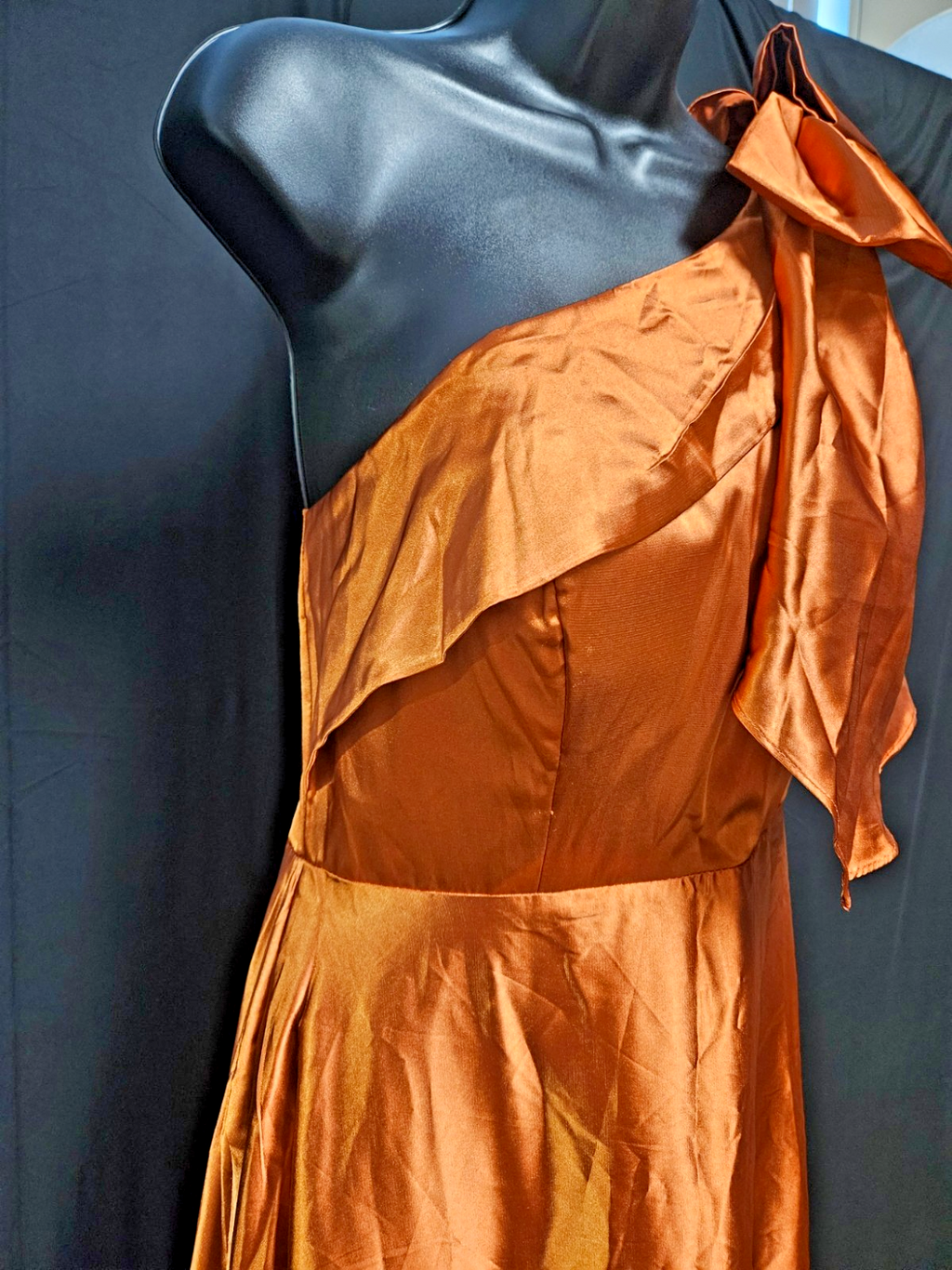 GORGEOUS COPPER SIZE 8/10 M LONG SATIN GOWN PROM/FORMAL