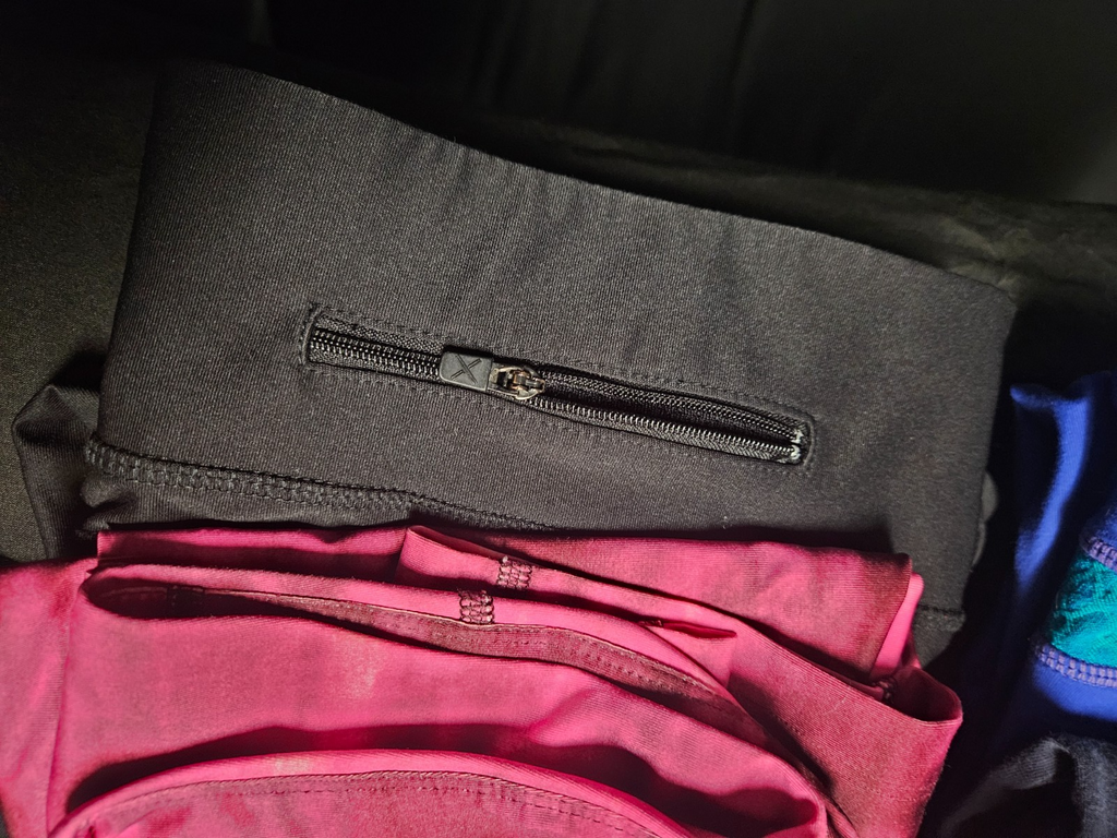 WOMEN'S SIZE S,M,L ACTIVE CAPRI LEGGING BUNDLE