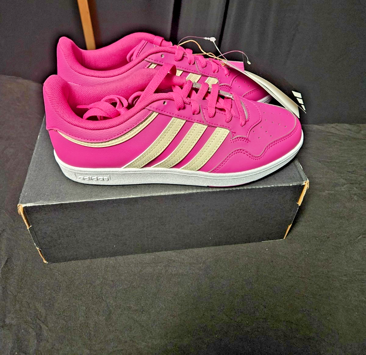 WOMEN'S ADIDAS HOOPS 4.0 JR6713 BASKETBALL TENNERS PINK/BEIGE STRIPE SIZE 7 NIB