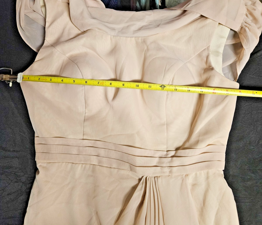 LADIES SIZE 12 CREAM CHIFFONMATT SATIN  FORMAL/PROM SCOOP BACK FLOWING ZIP GOWN