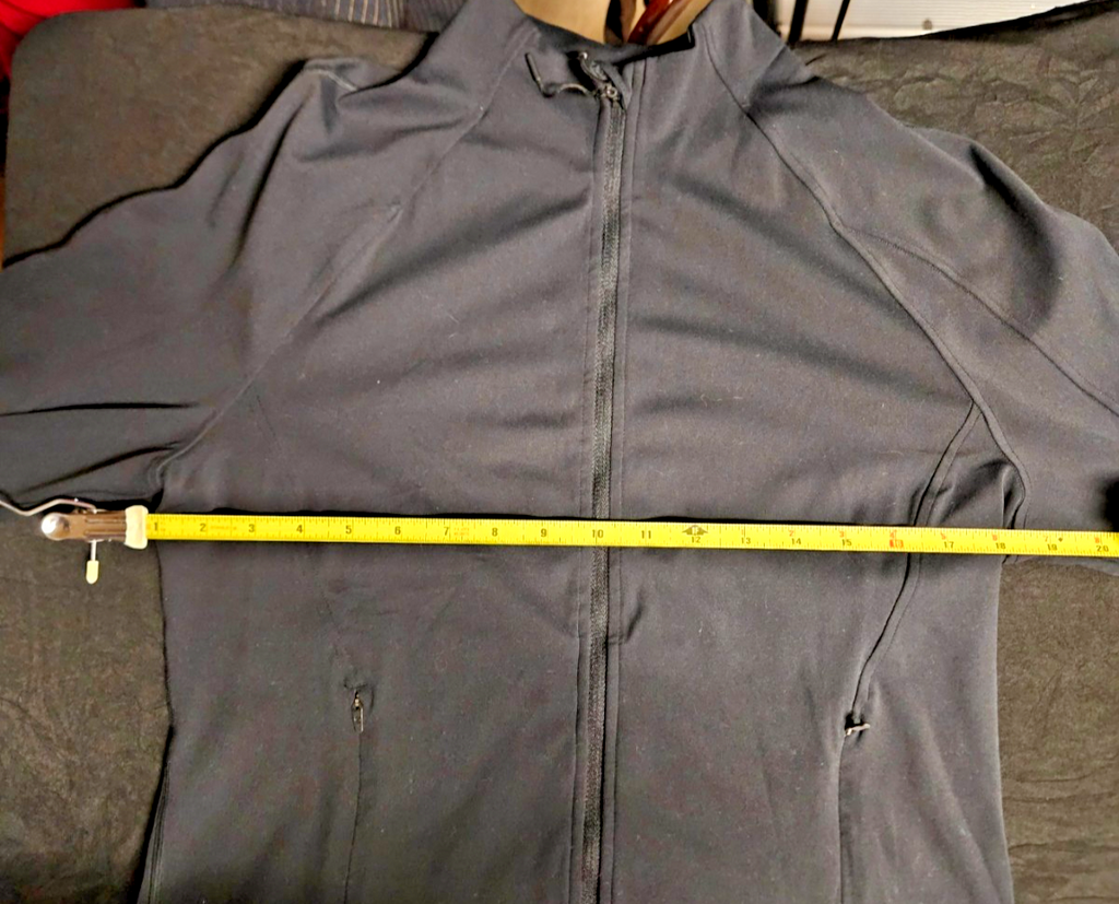 WOMEN'S CRZY YOGA BLACK ZIP UP SIZE MEDIUM