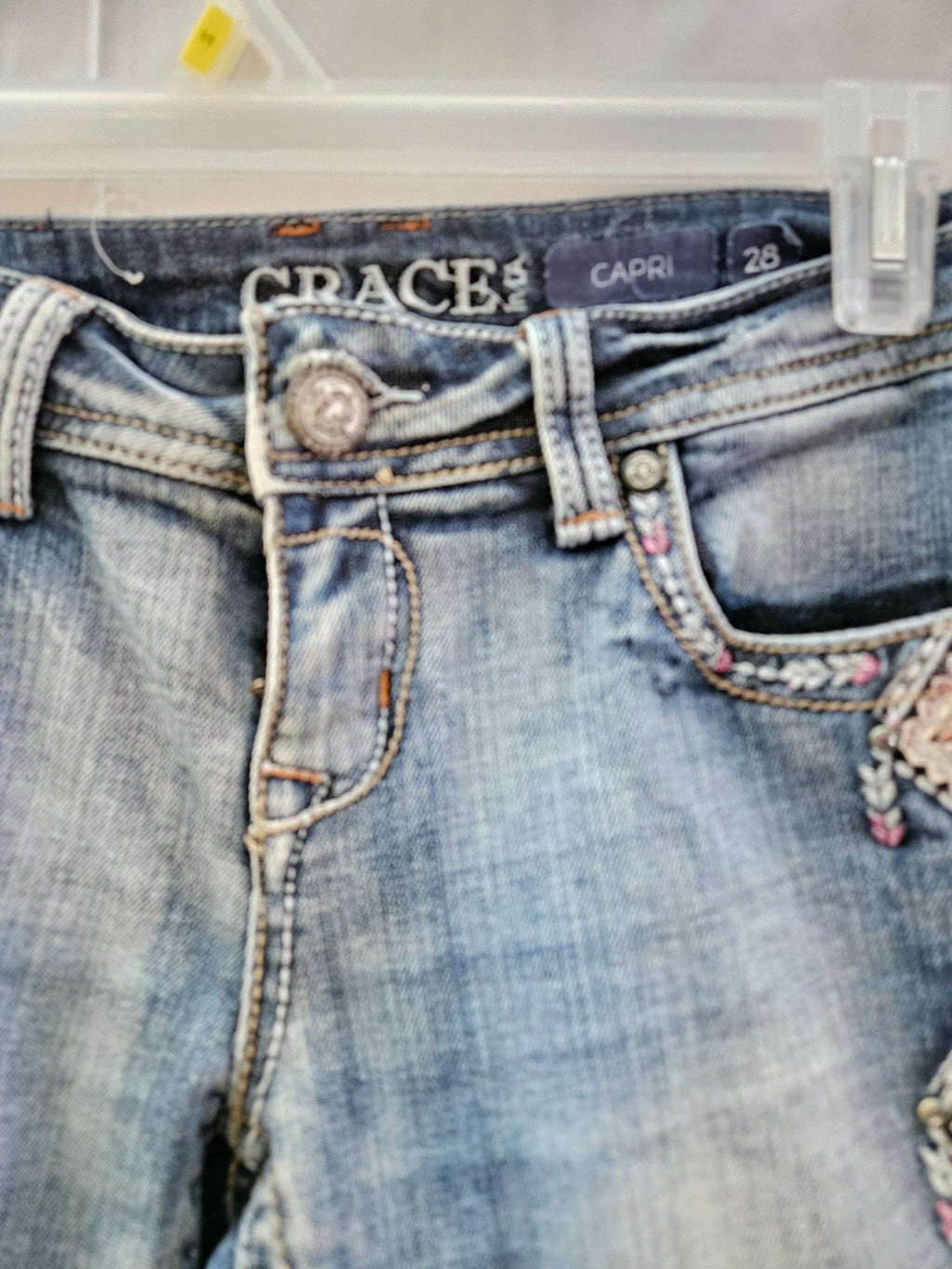 Women's SouthWestern Embellished Grace in LA Capri Jeans Size 28