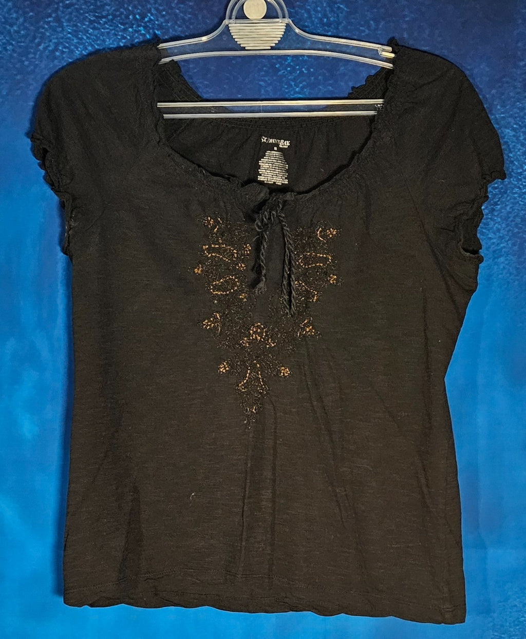 WOMEN'S MEDIUM ST JOHN'S BAY BLACK & GOLD BLOUSE