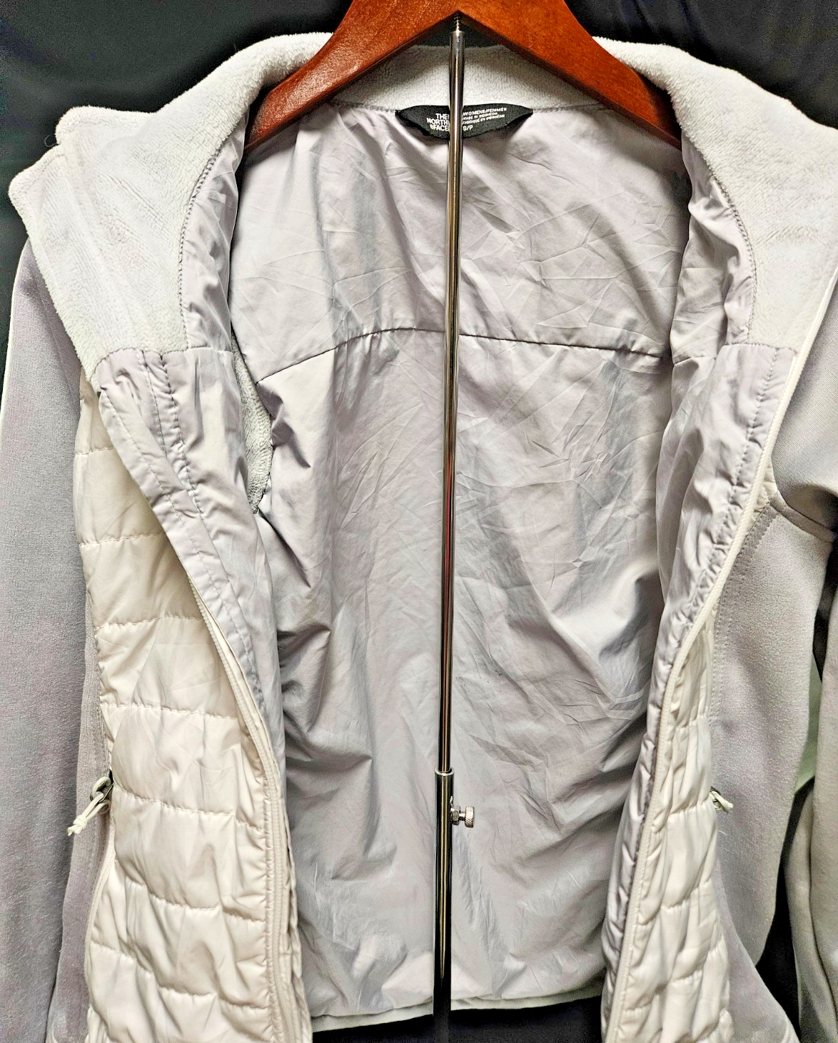 THE NORTH FACE WOMENS SMALL WHITE /GRAY ZIP UP JACKET SOME INSULATION