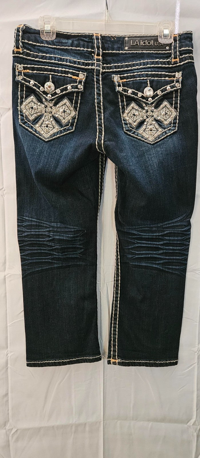 Women's Capri Jeans LA Idol Size 31 x 18 embellished, barely worn