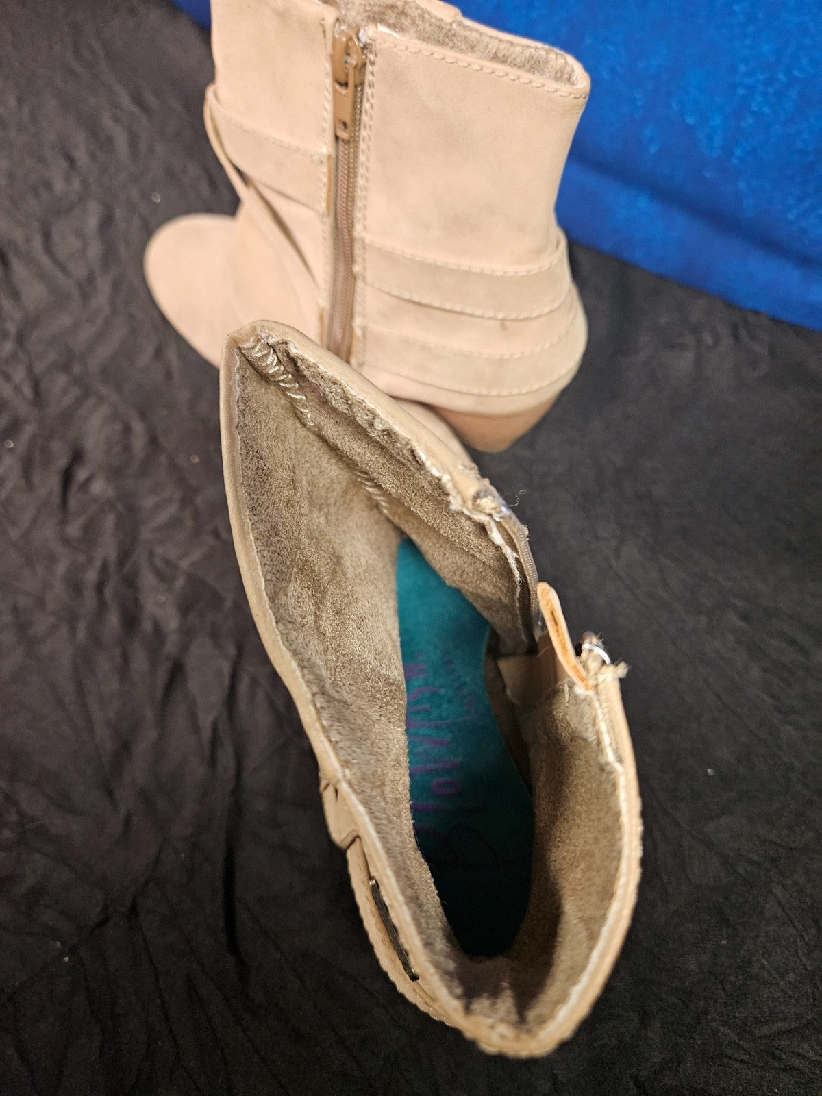 WOMEN'S SIZE 6.5 BLOWFISH MALIBU WEDGE HEELED BOOTIES BEIGE