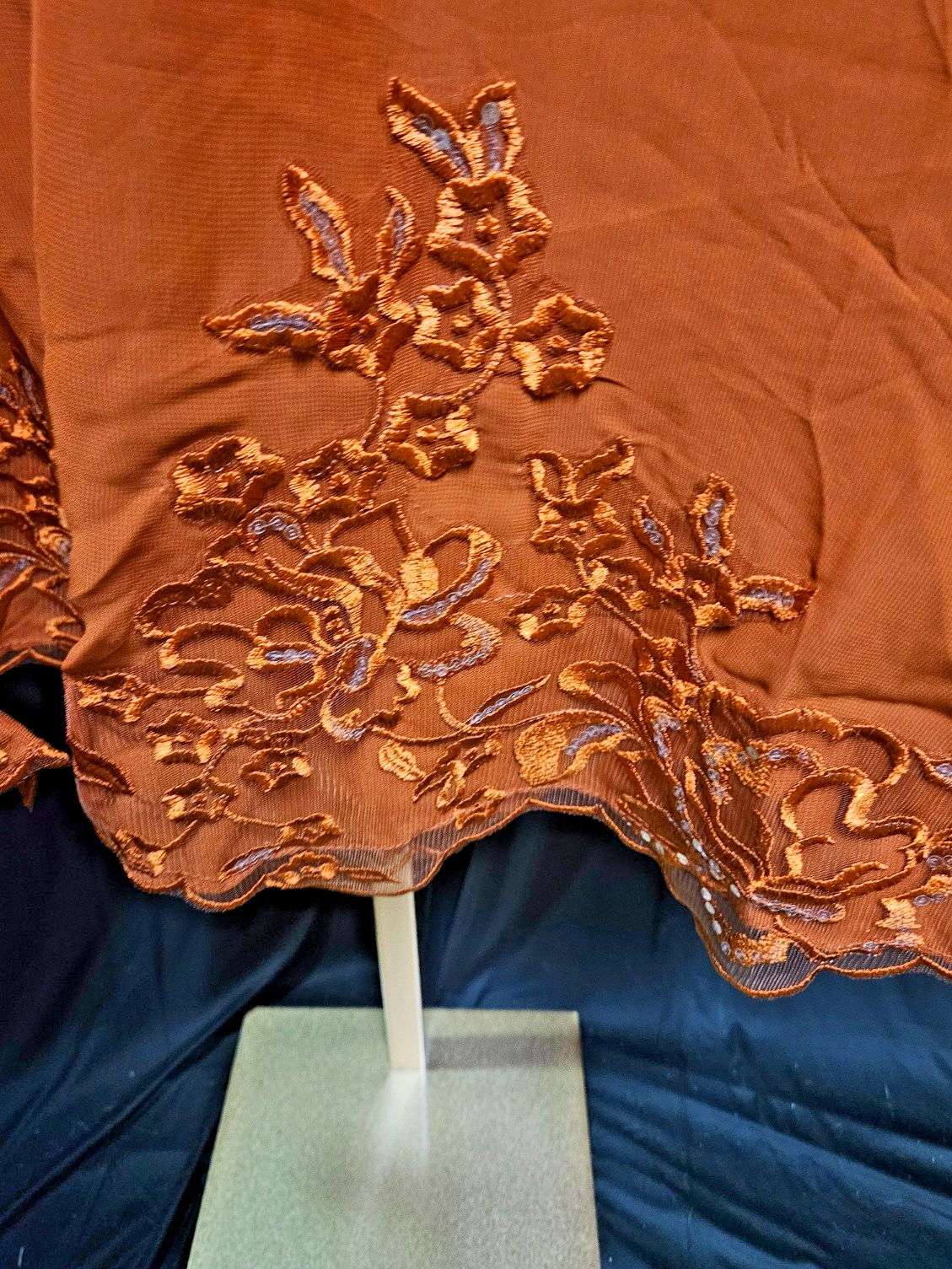 WOMEN'S SIZE 18 CINNAMON CHIFFON BEAD & EMBROIDER MAXI GOWN FORMAL/PROM NWT