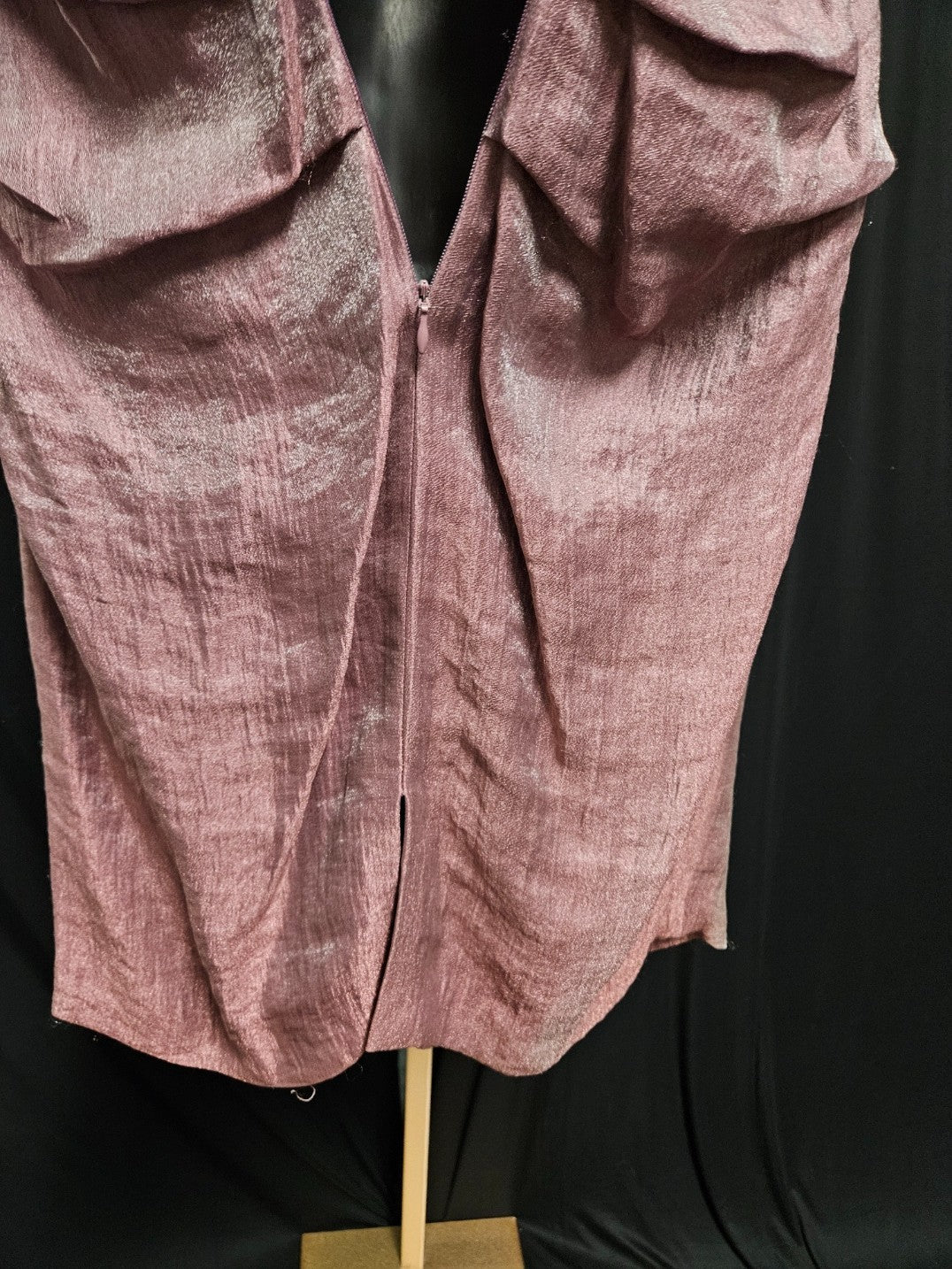 SIZE 10P SUZI CHIN FOR MAGGY BOUTIQUE PURPLE/METALLIC COCKTAIL ROUCHED DRESS