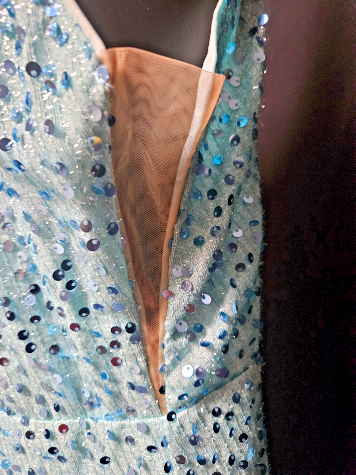 SIZE M 8/10 LIGHT BLUE SEQUIN, ZIP, FRONT SLIT FLOOR LENGTH GOWN PROM/FORMAL NWO