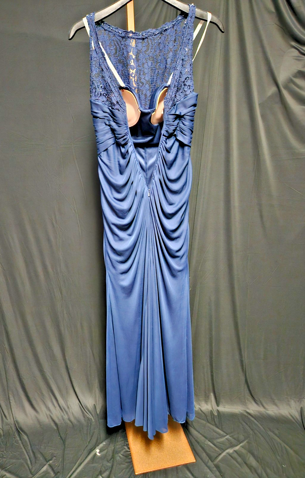DAVID'S BRIDAL SZ 2 USEDFORMAL GOWN /BRIDESMAIDS/PROM LACE BODICE, RUCHING NAVY