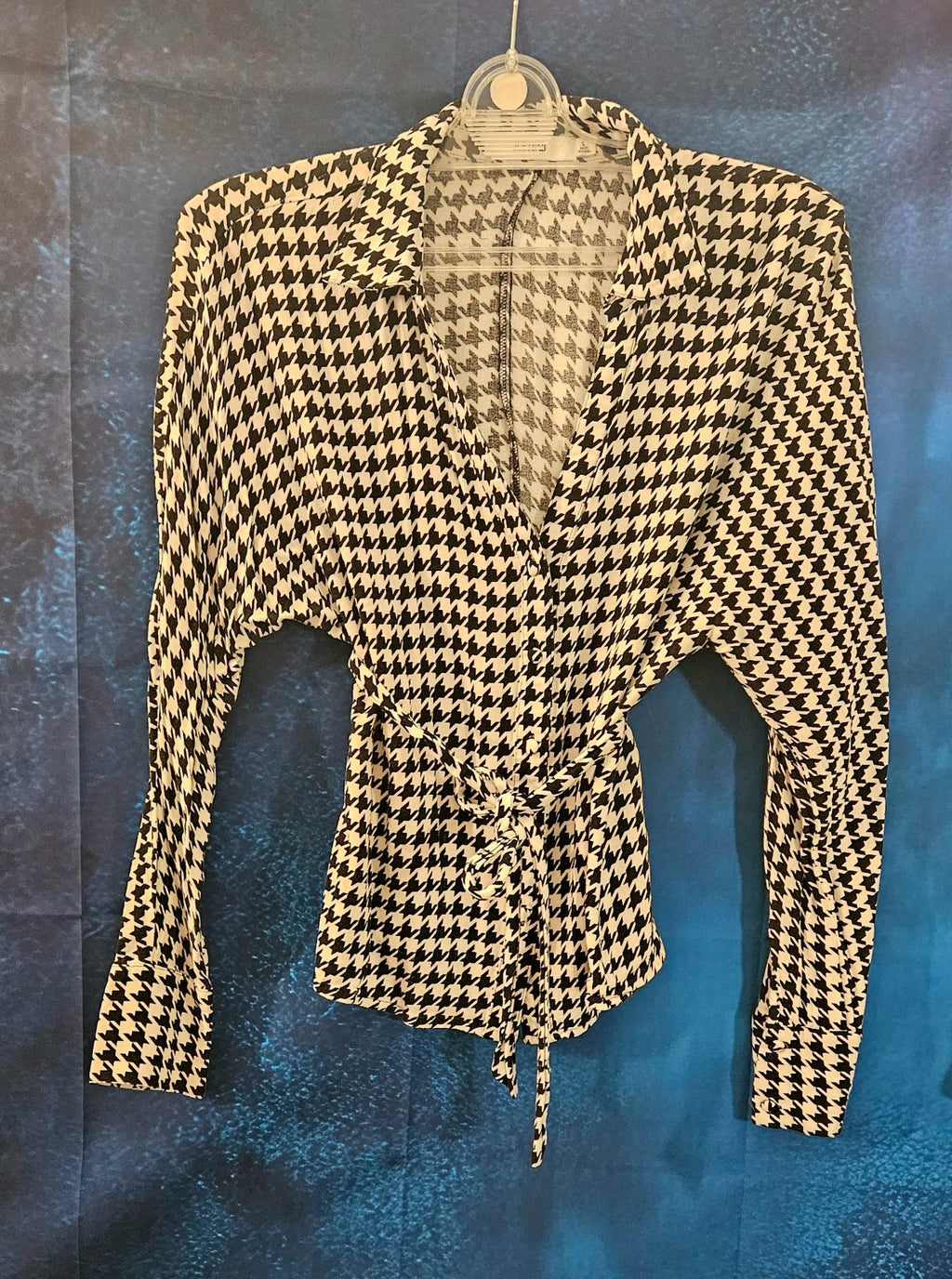 WOMEN'S JUST FAB SIZE LARGE BLACK/WHITE BLOUSE HOUNDSTOOTH