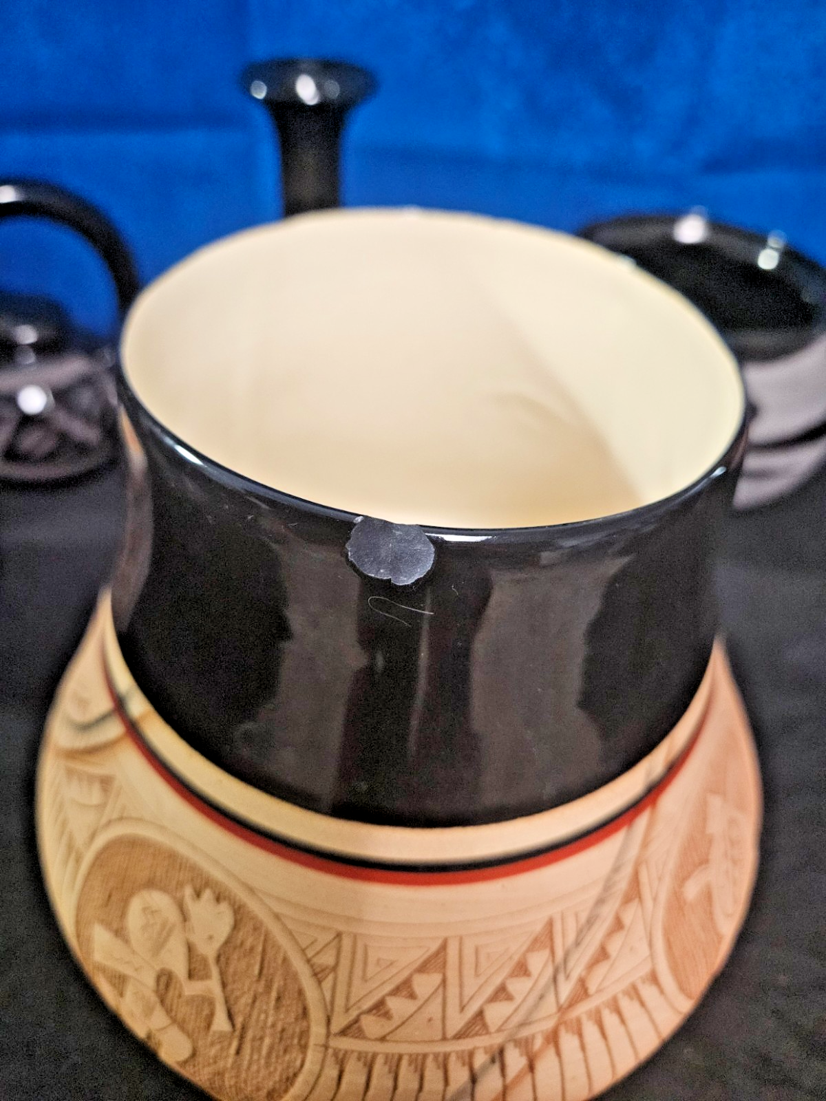 HANDMADE NATIVE AMERICAN MTICHELL BLACKHORSE DINEAH ETCHED POTTERY SMALL BLEMISH