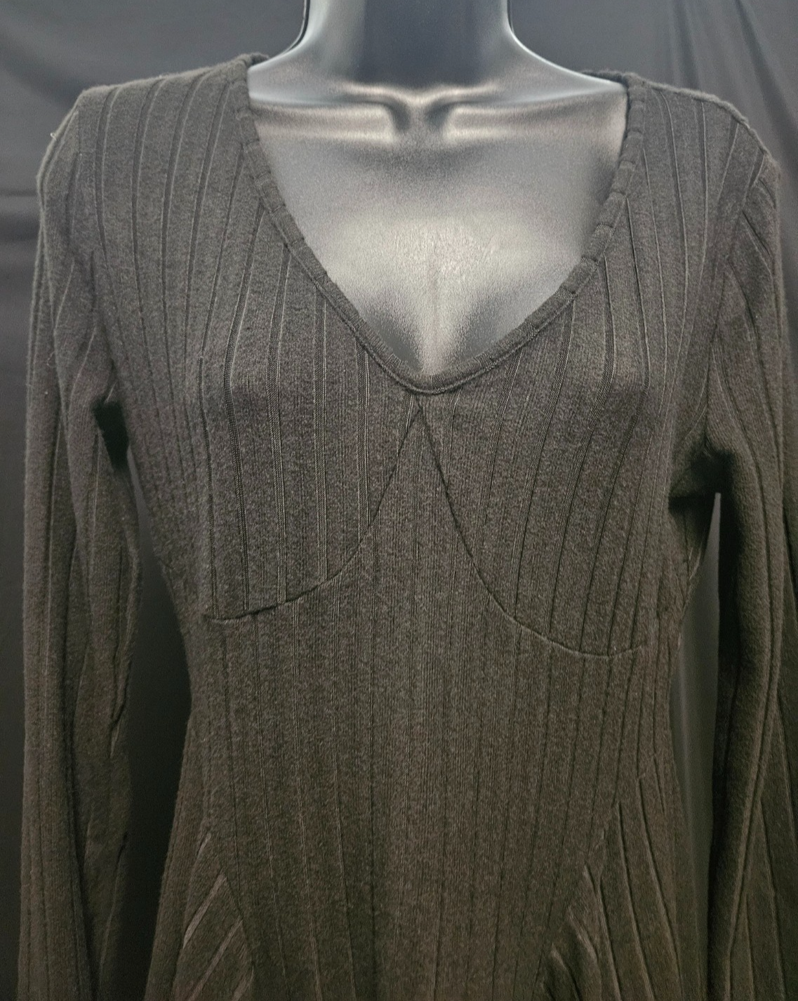 HALARA SIZE M BLACK LONG SLEEVE SWEATER DRESS NWT FALLS JUST ABOVE KNEE
