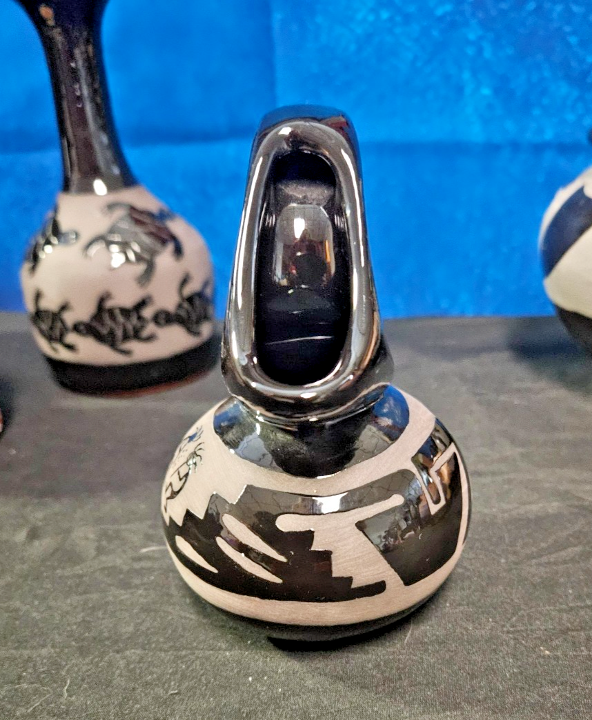 VINTAGE HANDMADE NATIVE AMERICAN SAN JUAN PUEBLO BLACK POTTERY BY MARIA ADELICIA