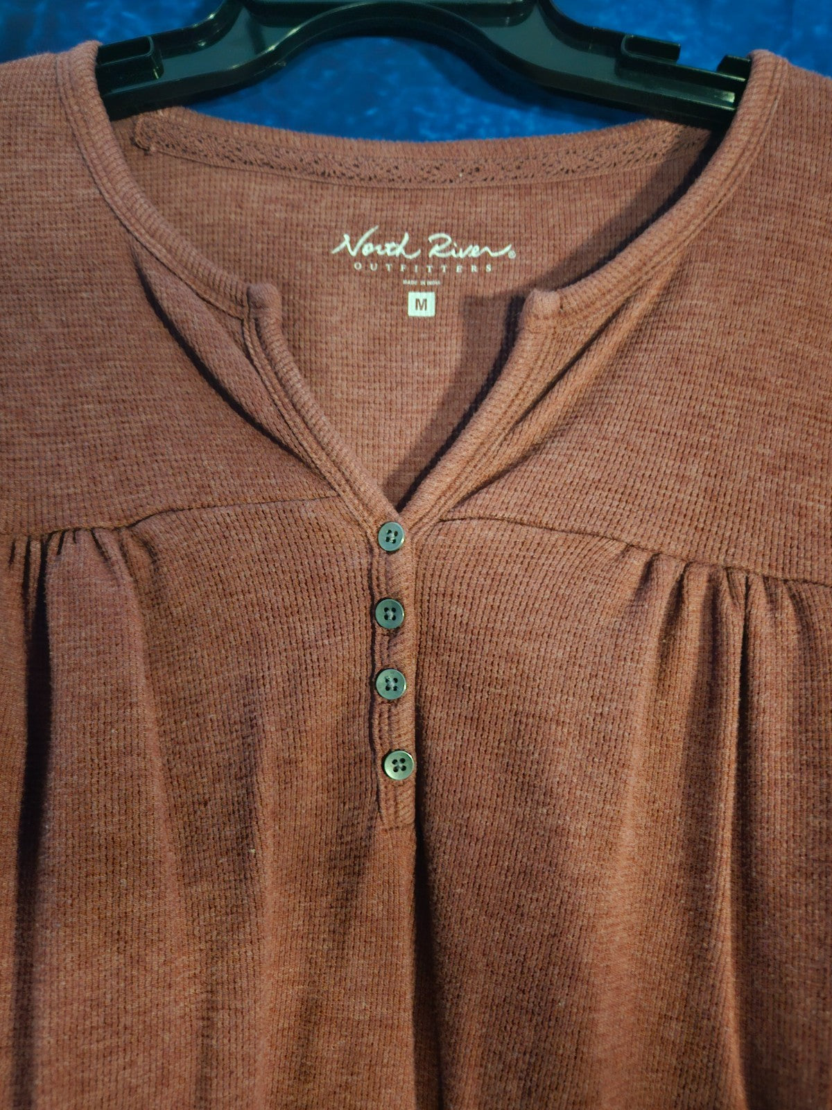 WOMEN'S M, L, XL TUNIC SHIRT BUNDLE NORTH RIVER, STYLUS, CROFT&BARROW FIT LIKE M